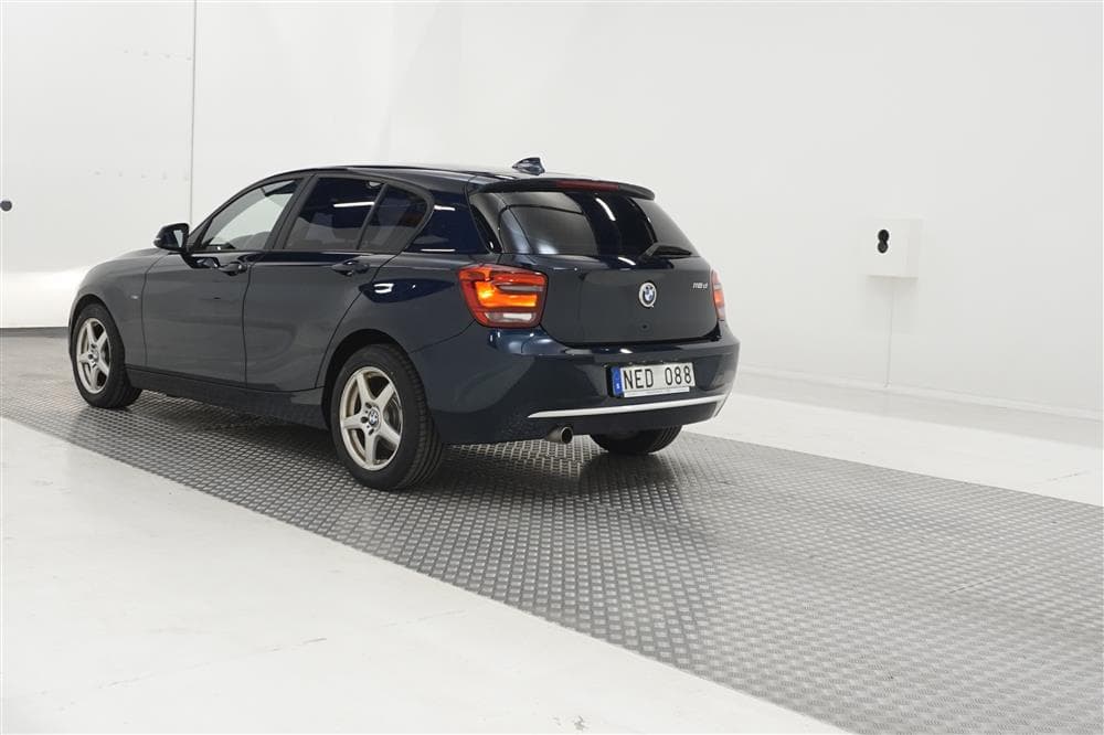 BMW 118d 5dr 143hk Urban Line Halvskinn P-sensorer 0,44l/milexteriör