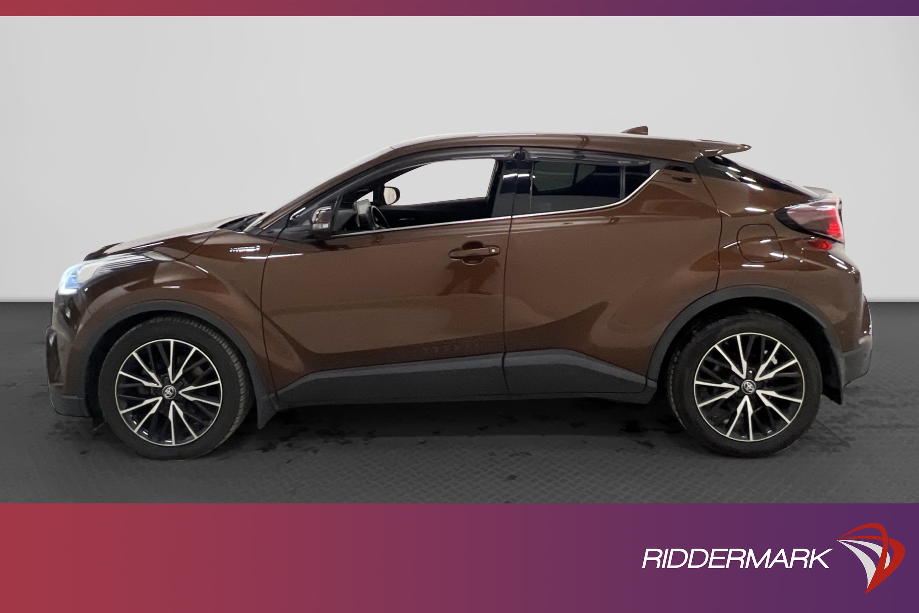 Toyota C-HR Hybrid CVT 122hk