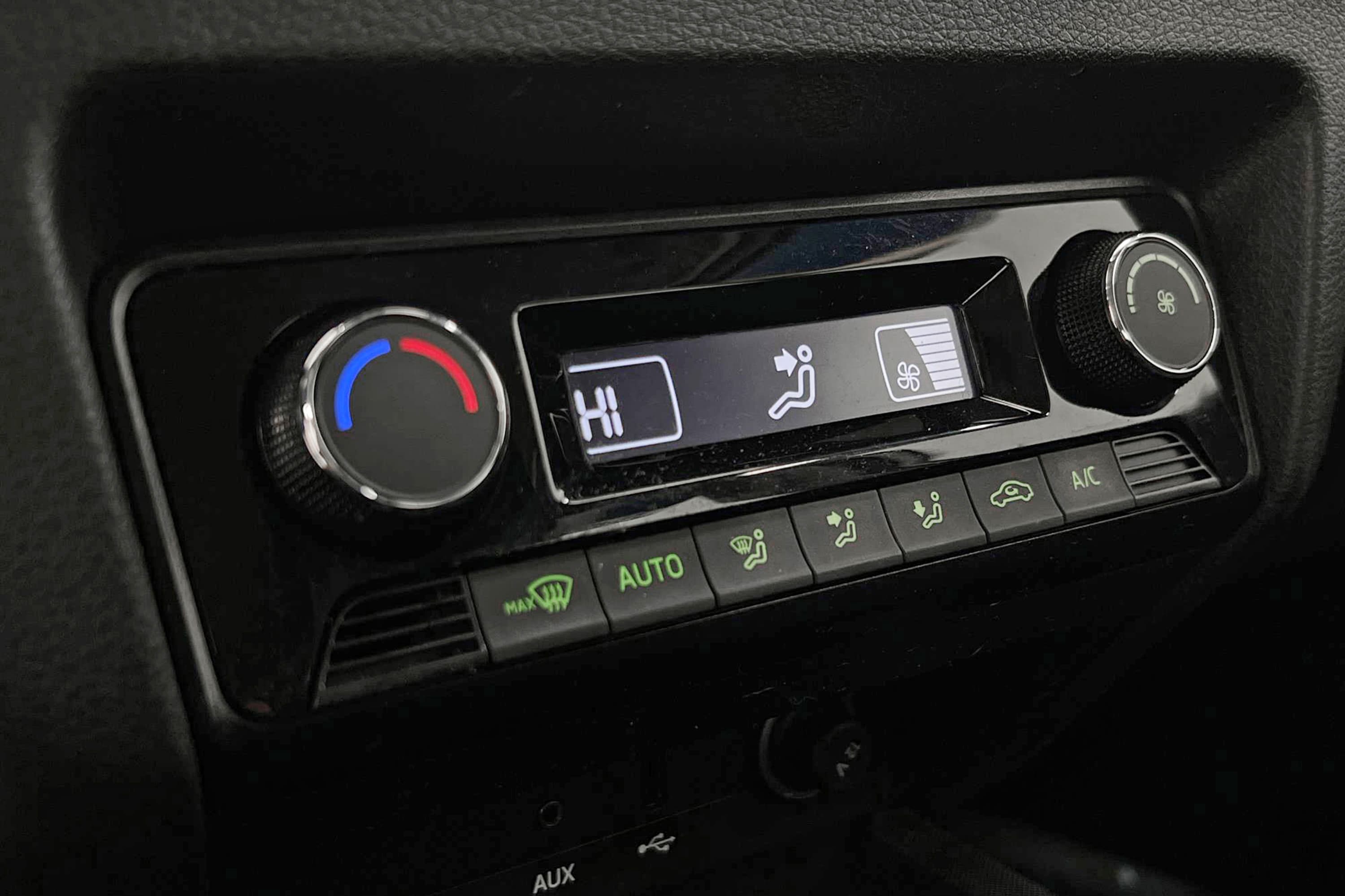 Skoda Fabia 1.2 TSI 90hk Välservad En-Brukare PDC 0,46l/mil