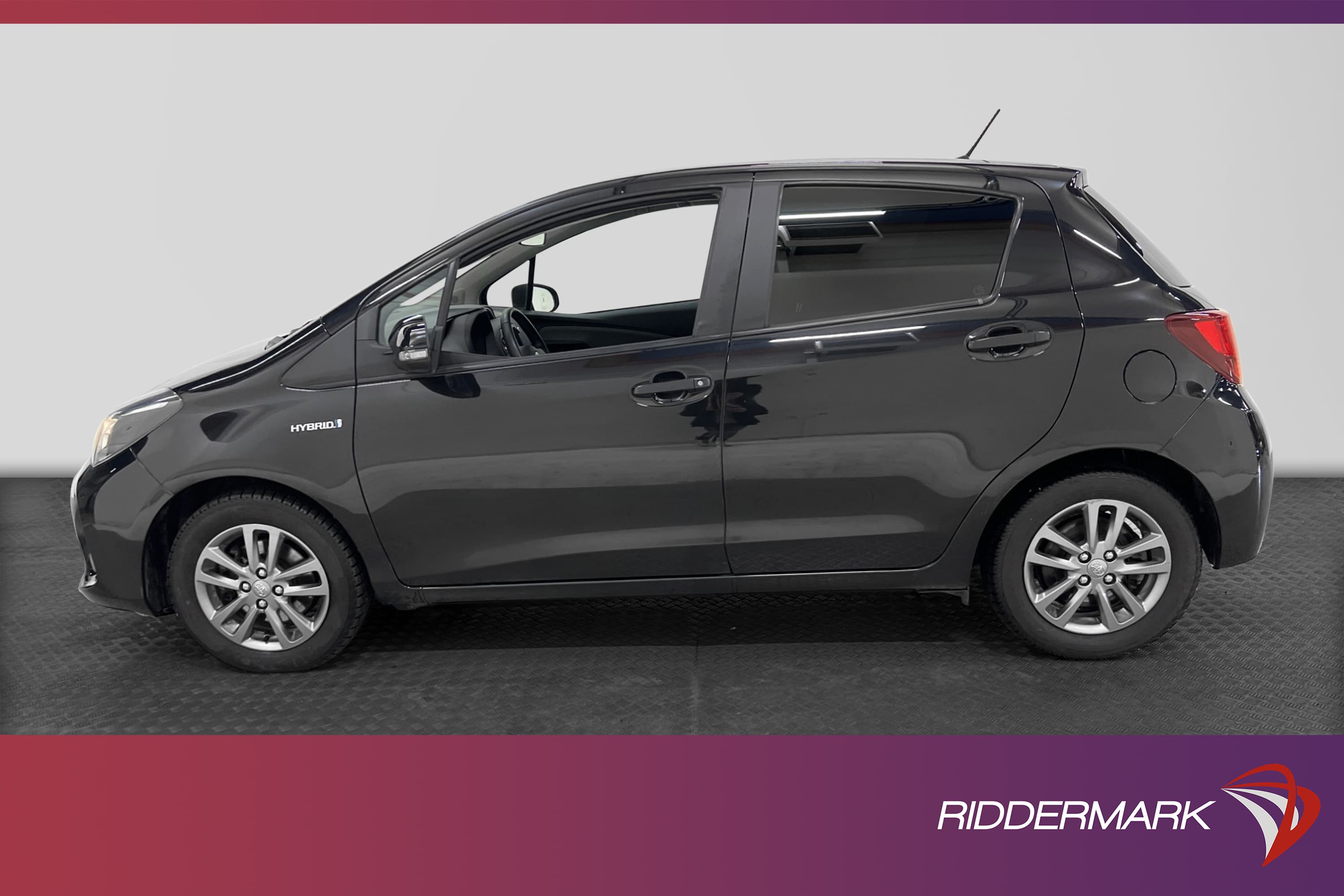 Toyota Yaris e-CVT 110hk