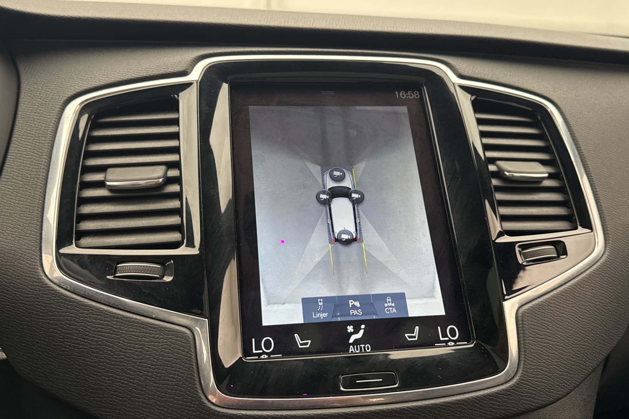 Volvo XC90 T8 TwEn AWD Inscription 7-Sits Värmare Pano HUD