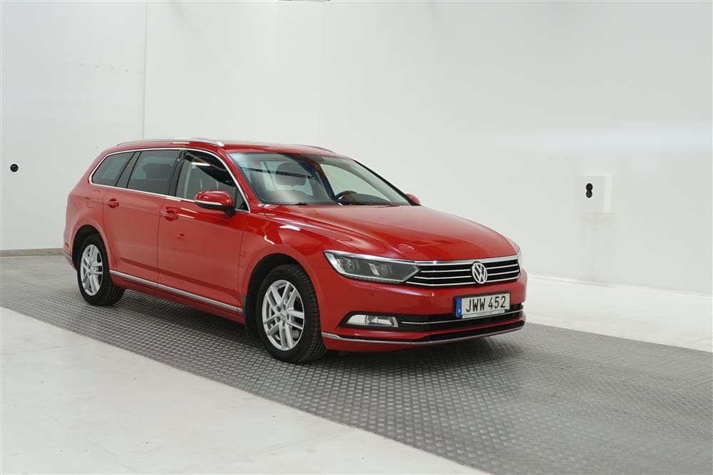 VW Passat 2.0 TDI SC Eu6 190hk Executive B-Kamera Drag Skinnexteriör