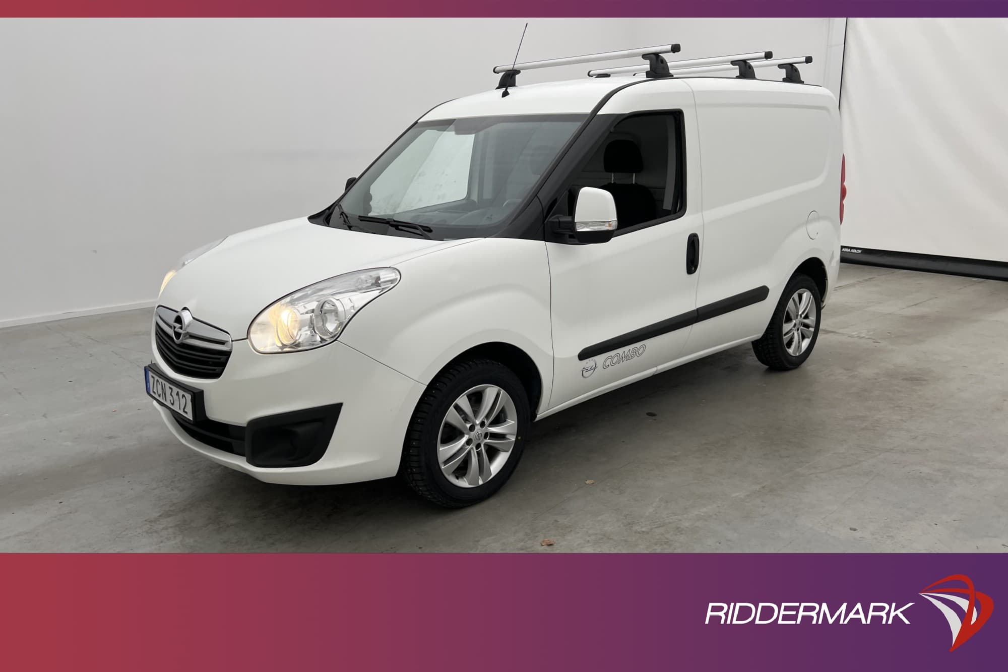 Opel Combo 1.4 Ny-Kamrem Dragkrok PDC Takräcke MOMS