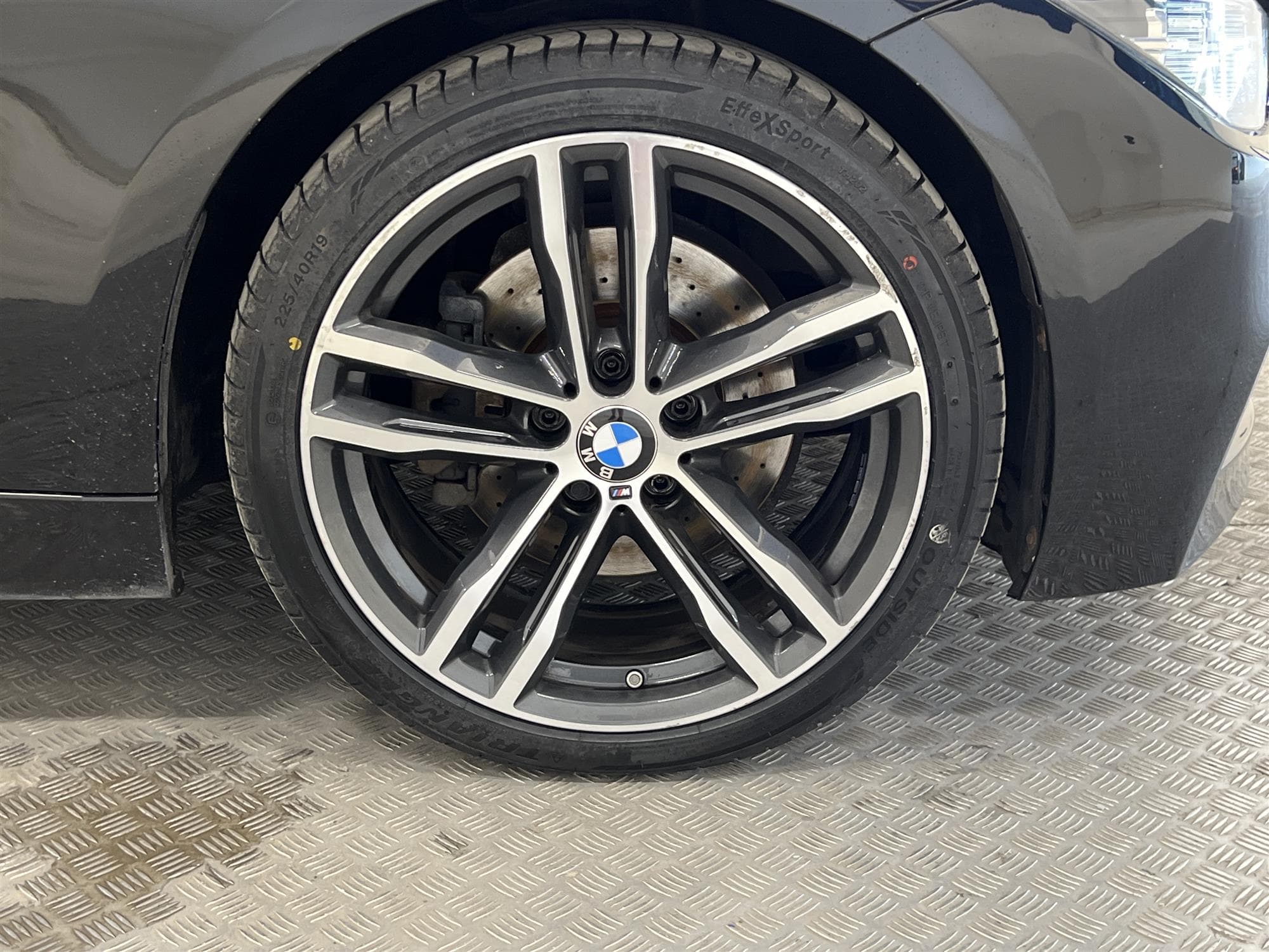BMW 330i xDrive 252hk M Sport Cockpit Drag H/K Navi Skinn