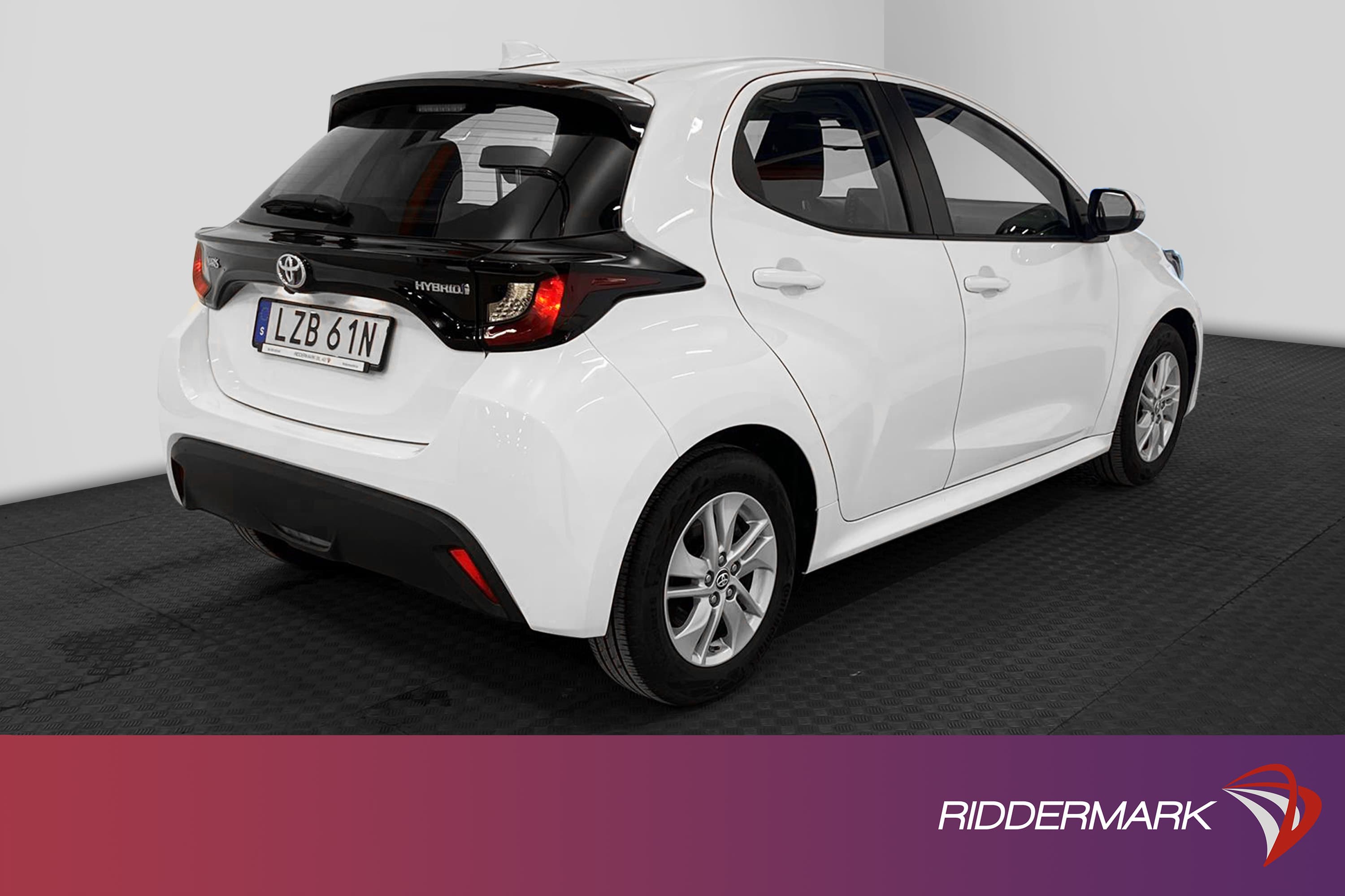 Toyota Yaris Hybrid CVT 116hk  B-Kam Lane Assist 360kr Skatt