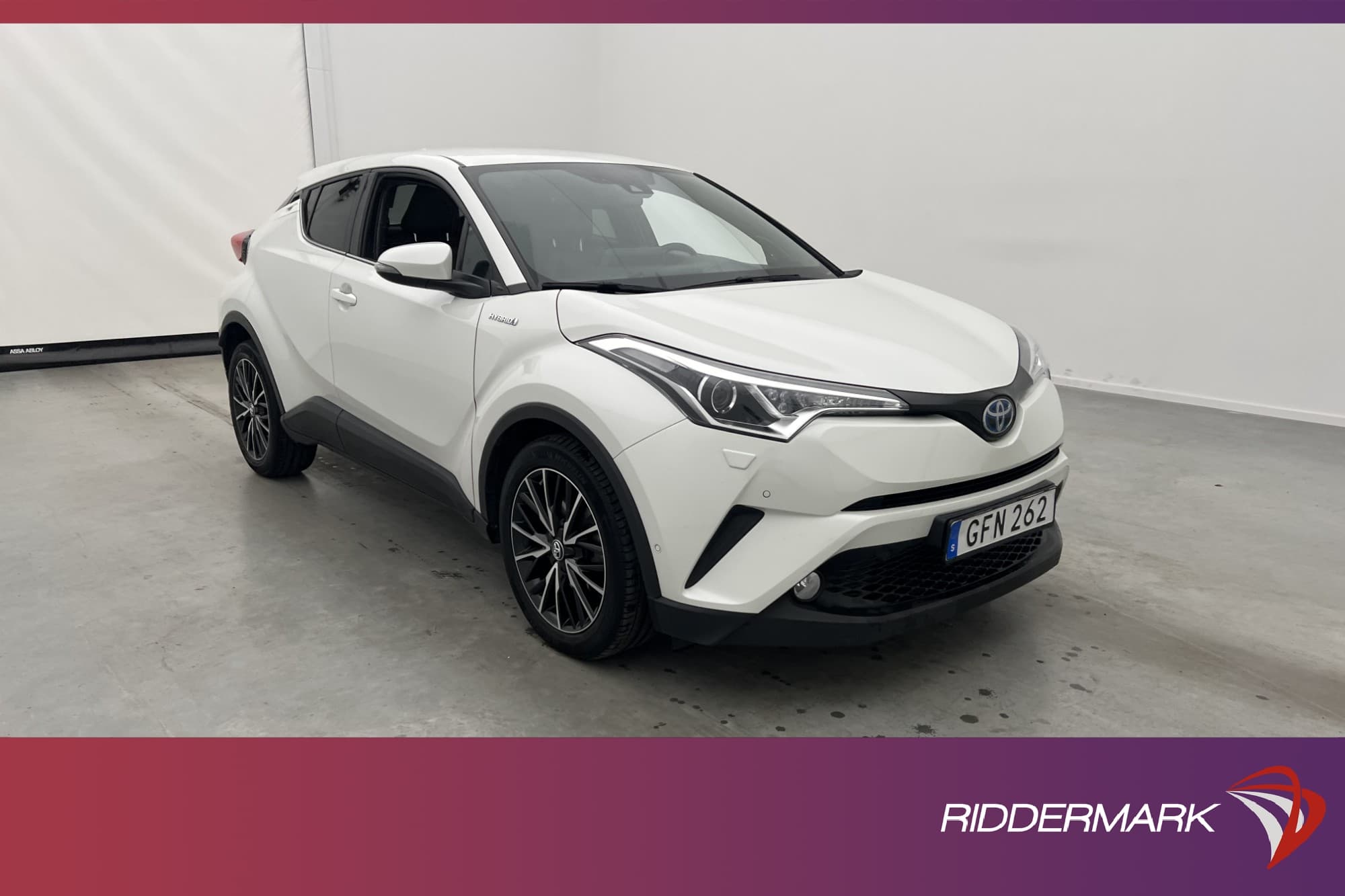 Toyota C-HR Hybrid 122hk