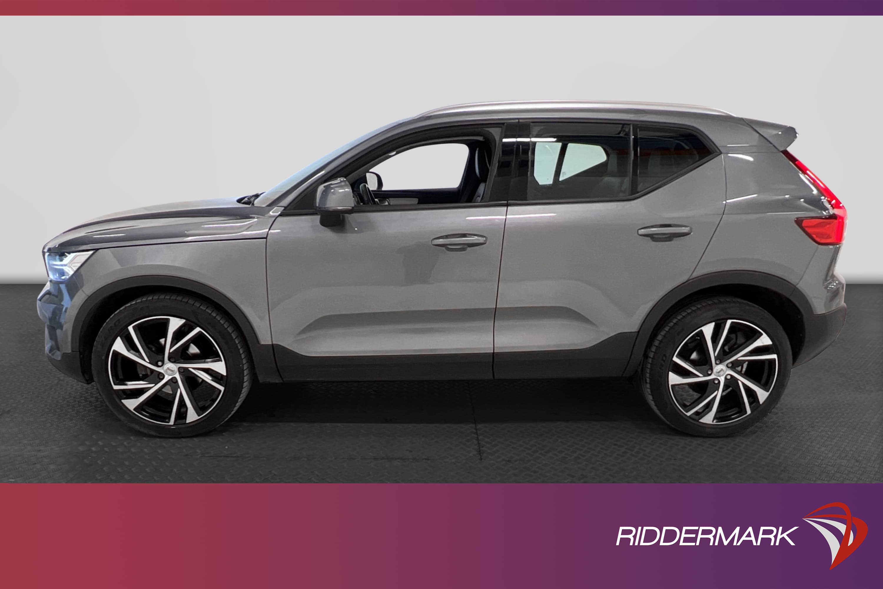 Volvo XC40 D3 150hk Momentum Skinn Navi Voc Värmare Keyless