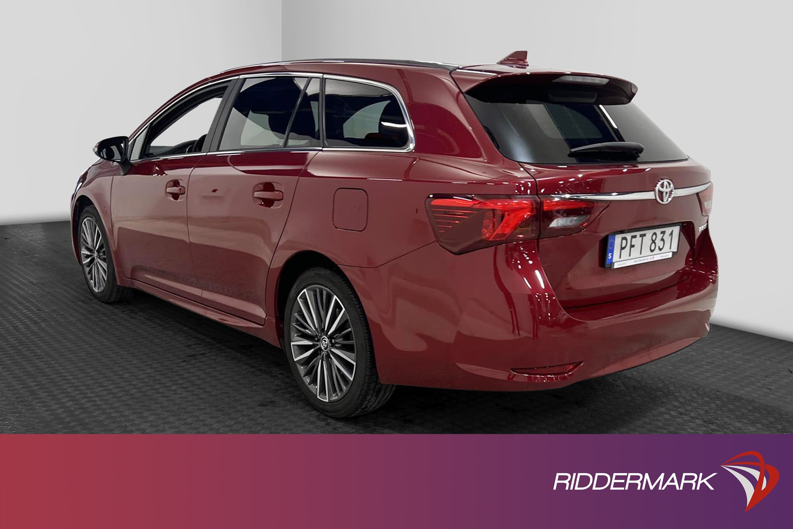 Toyota Avensis 1.8 147hk Skinn Backkamera 1 Brukare  