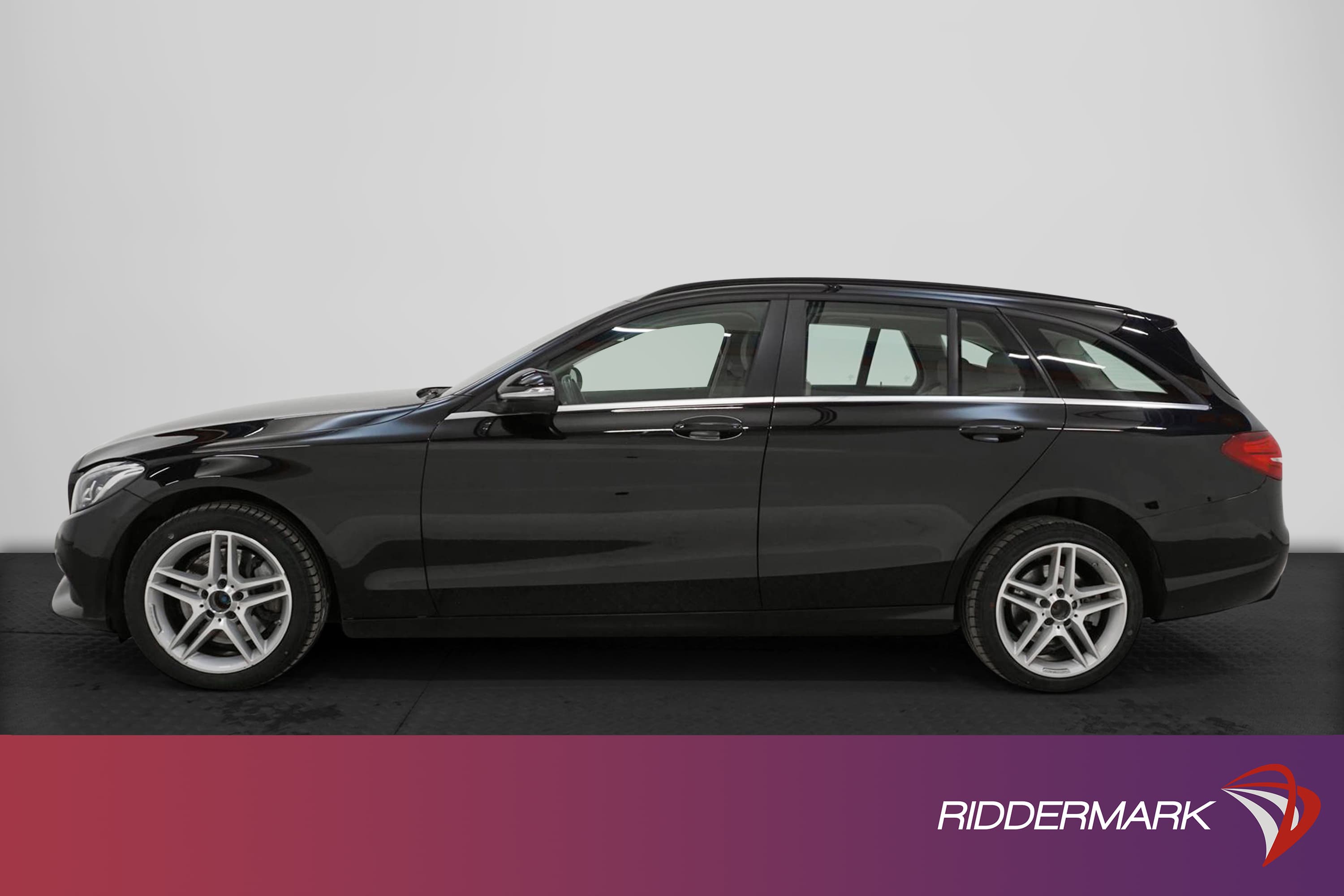 Mercedes-Benz C250 T 4Matic 204hk Pano Burmester Skinn Drag