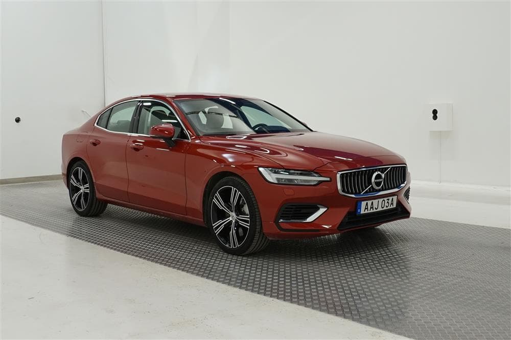 Volvo S60 T8 AWD TwEn 392hk Inscription Backkamera Skinnexteriör