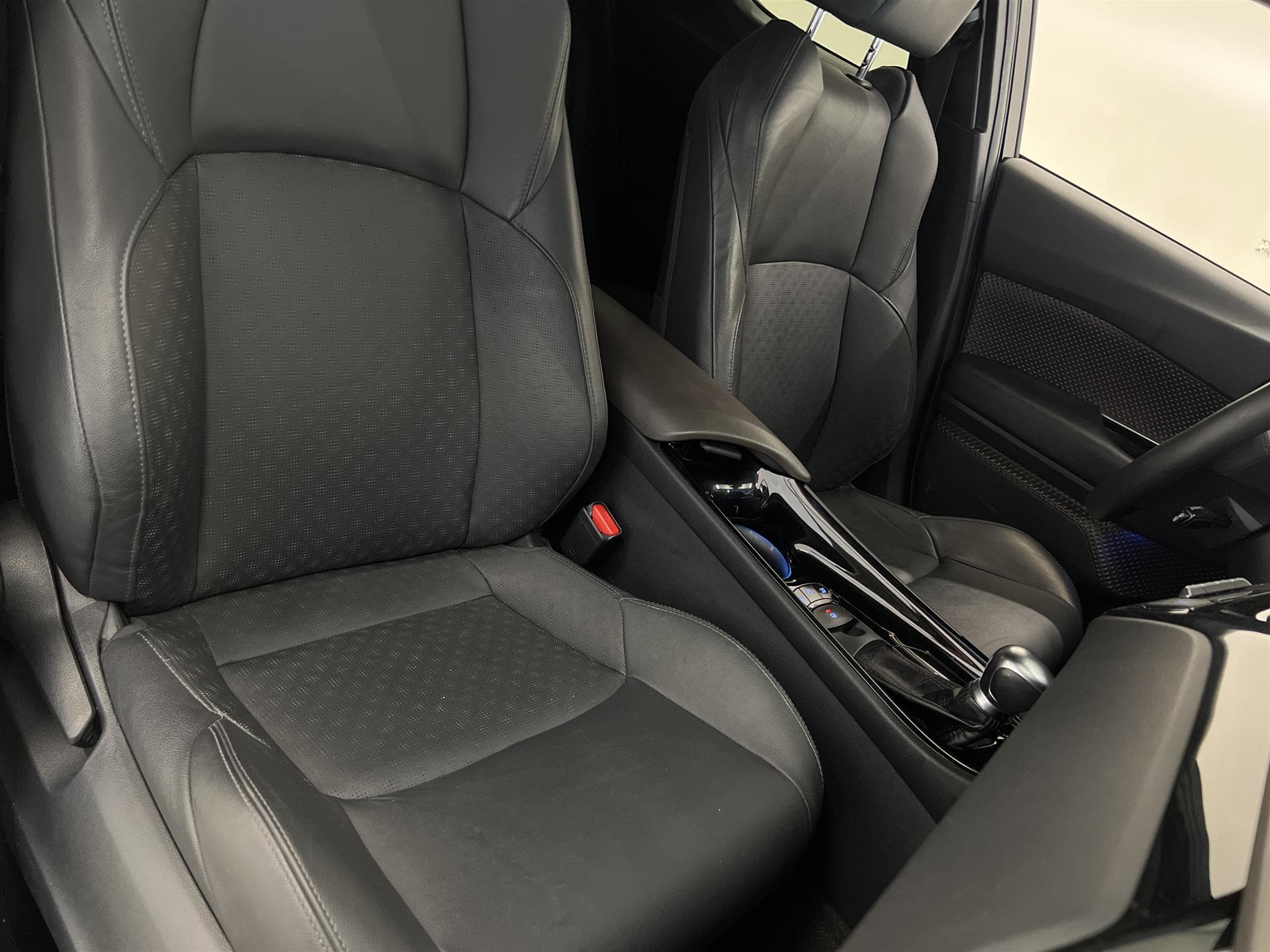 Toyota C-HR Hybrid 122hk JBL B-Kam Executive 0,41L/mil