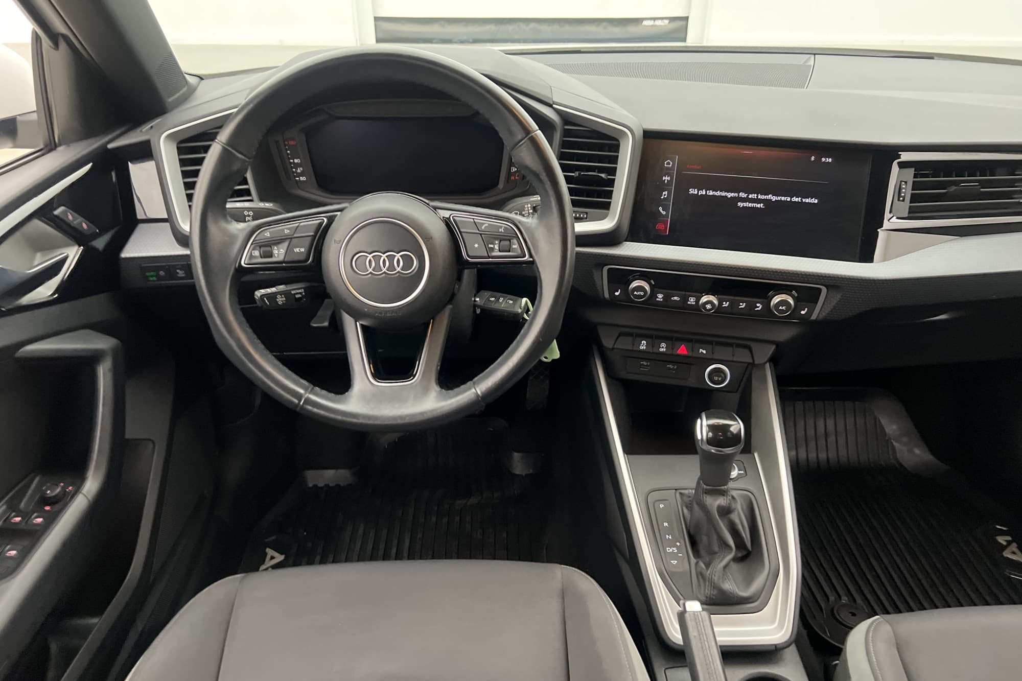 Audi A1 Sportback 35 TFSI 150hk Proline Cockpit Sensorer