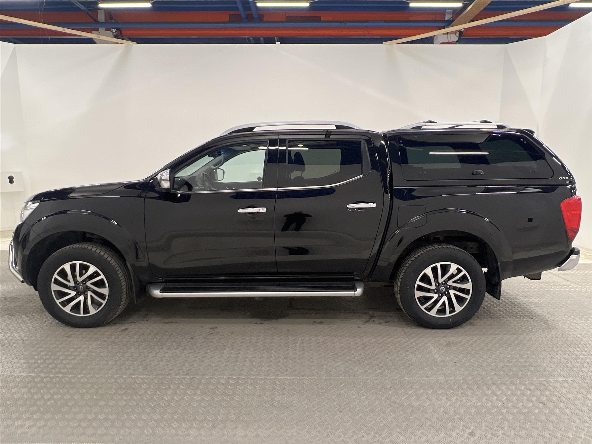 Nissan Navara 2.3dCi Automat 190hk Tekna Drag Taklucka Moms