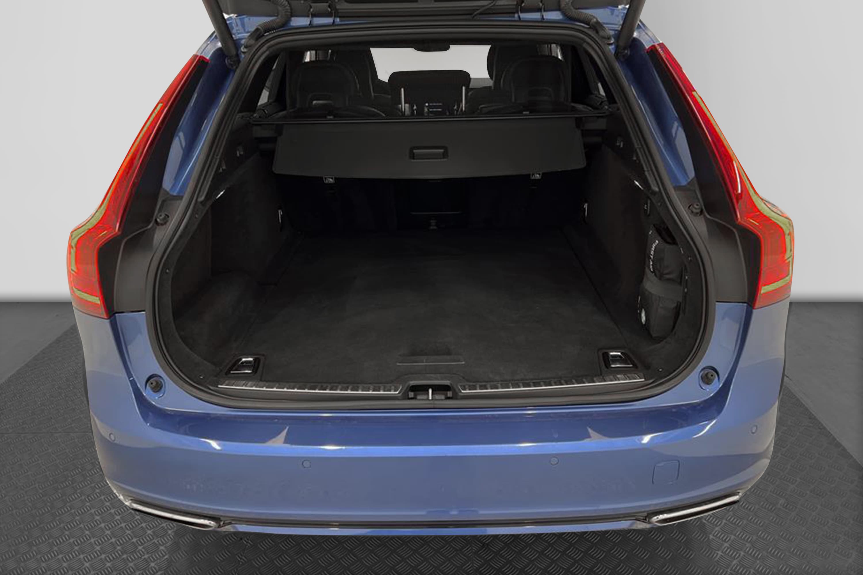 Volvo V90 T6 310hk AWD R-Design Värmare VOC Pano Navi Kamerainteriör