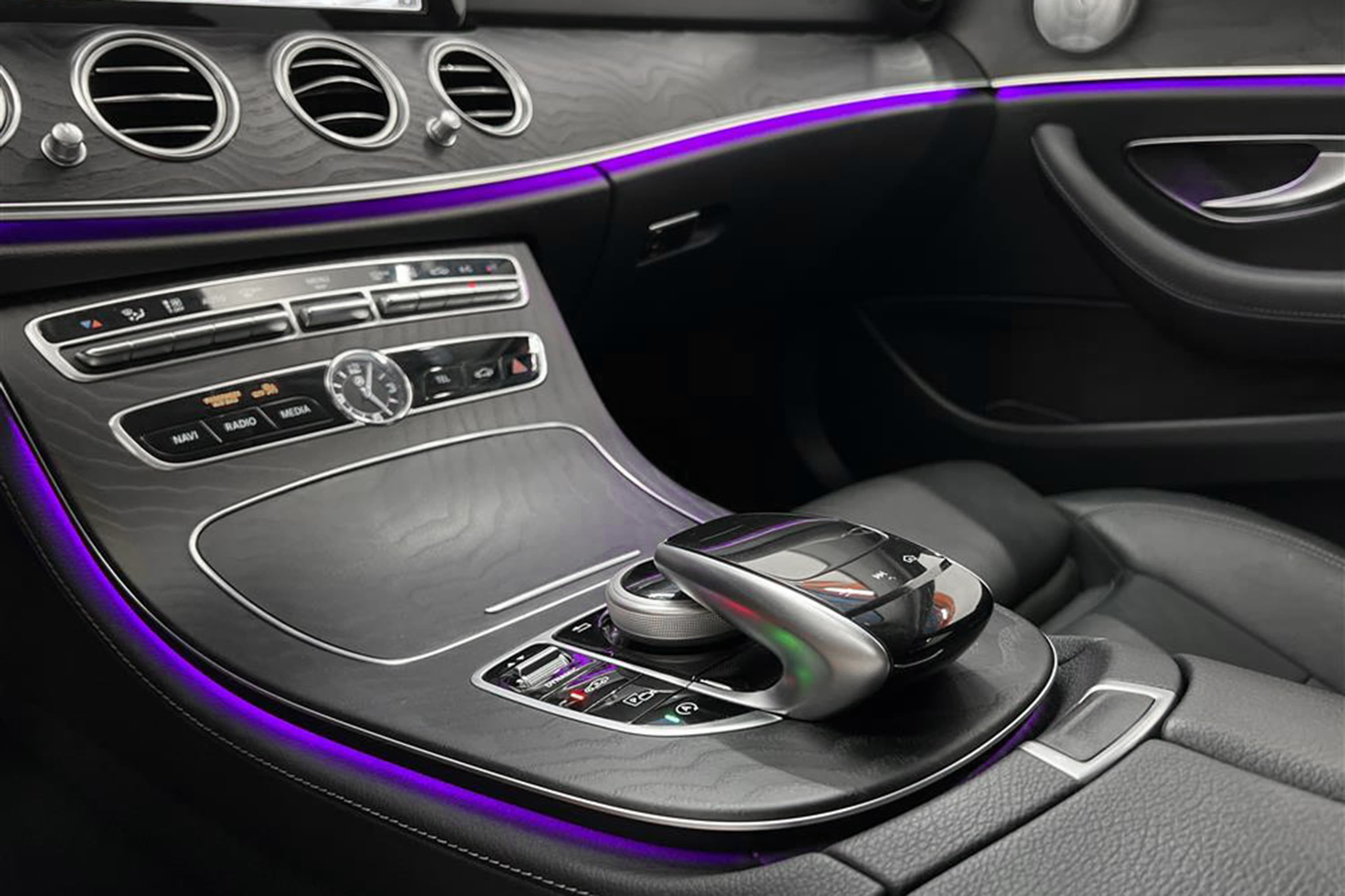 Mercedes-Benz E 220 d 4M All-T Burmester 360° Drag Värmareinteriör