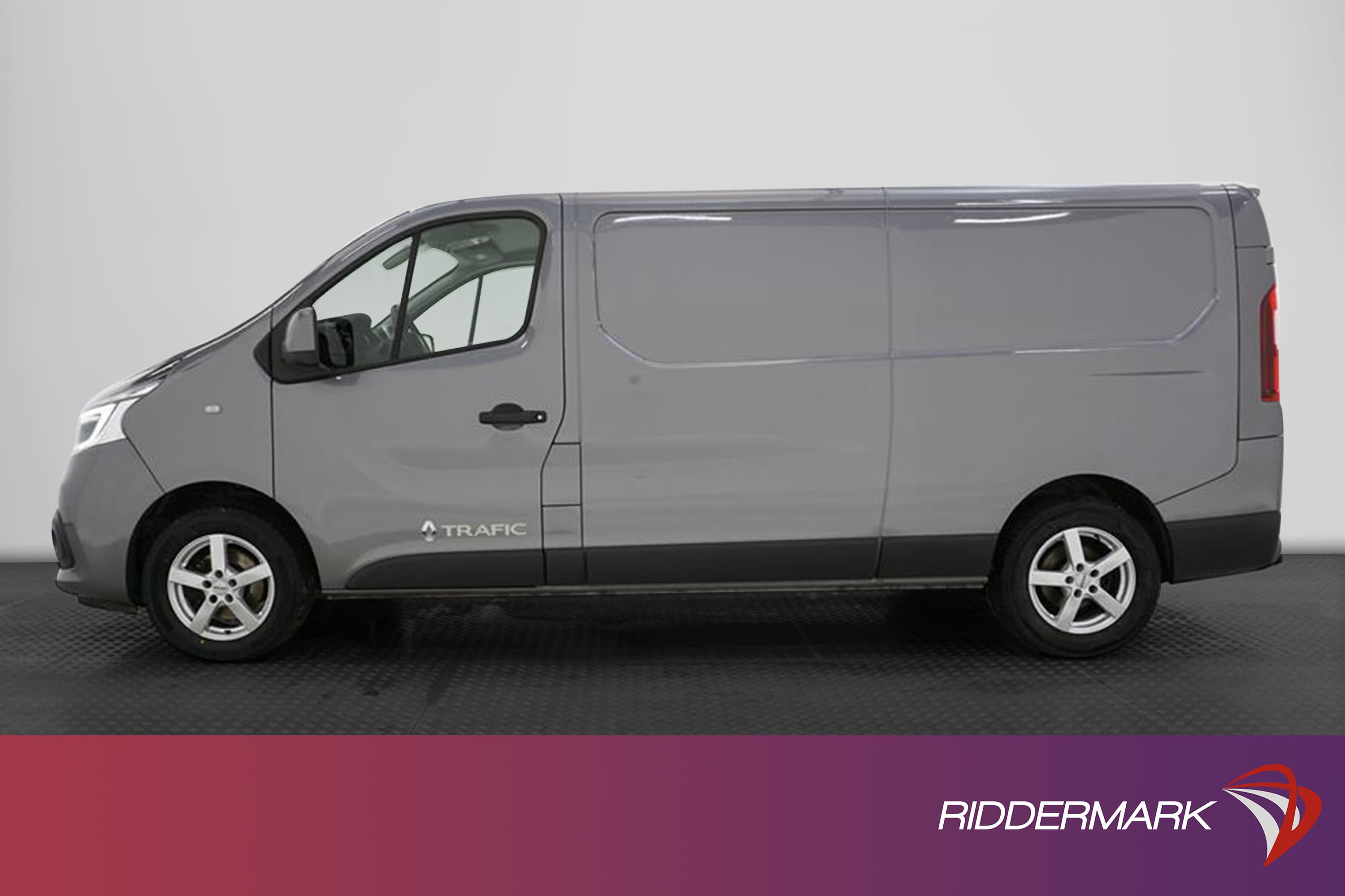 Renault Trafic 2.0dCi Automat 170hk L2H1 Navi Värmare Moms