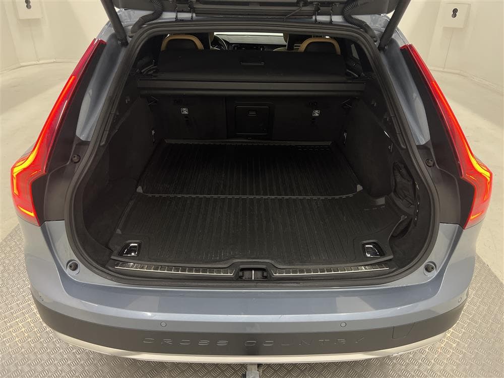 Volvo V90 Cross Country D4 AWD Pro Pano D-Värme VOC Skinninteriör