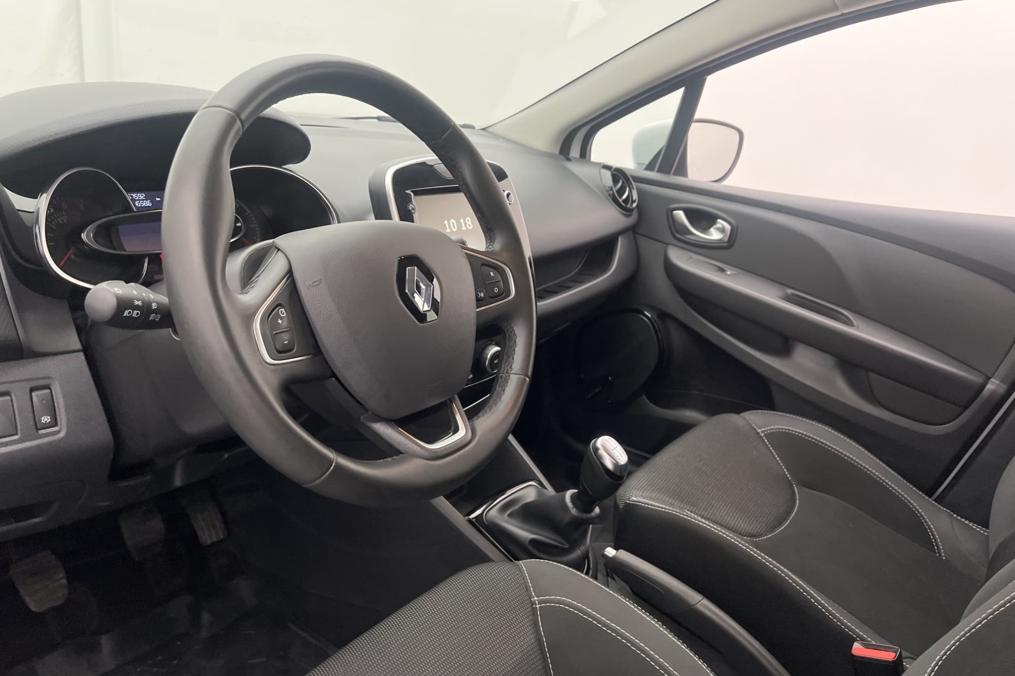 Renault Clio 0.9 TCe 76hk Zen Navigation Farthållare