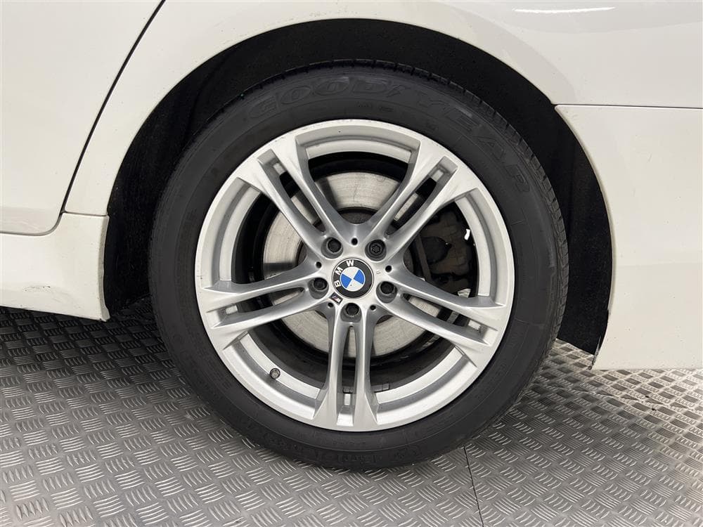 BMW 530d xDrive 258hk M-Sport Panorama Harman/Kardon HUD interiör