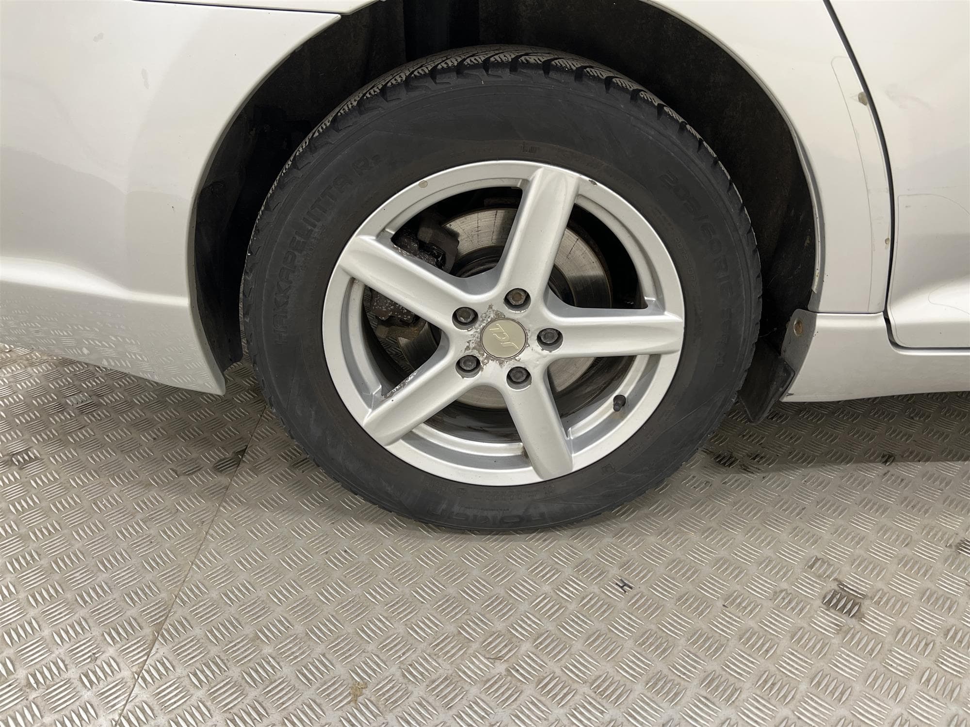 Toyota Avensis Kombi 2.0 D-4D 124hk BKamera Nyserv 0,46L/mil