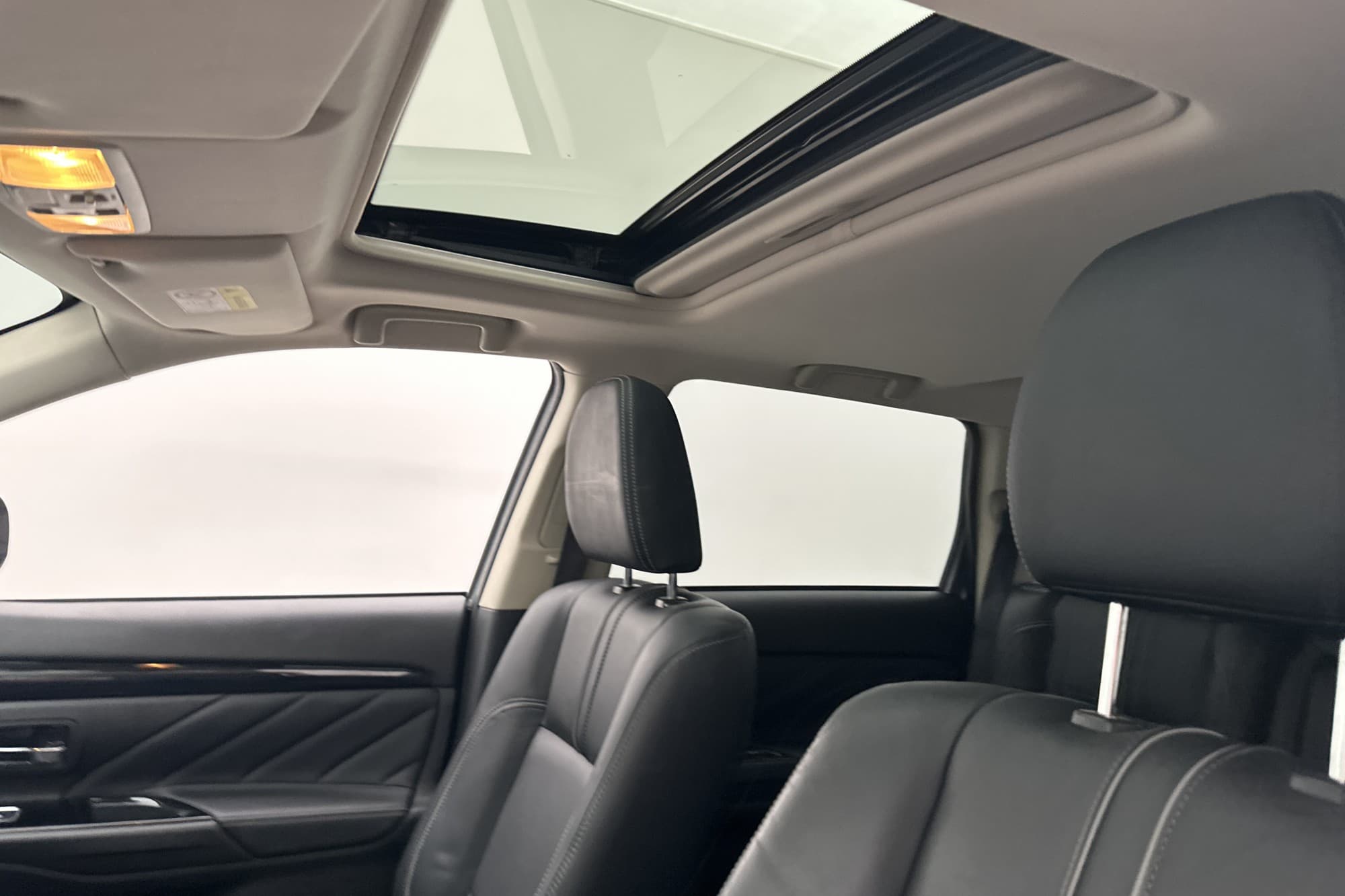 Mitsubishi Outlander PHEV 4WD Business Taklucka 360° Skinn