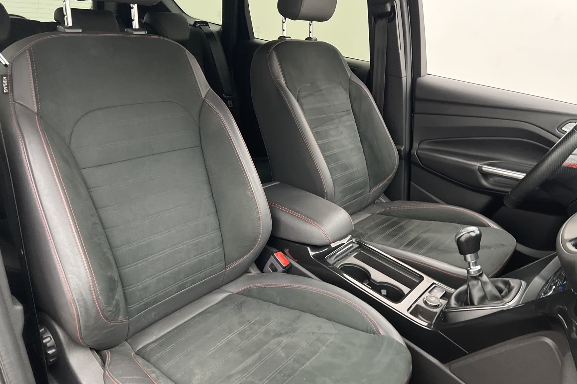 Ford Kuga 1.5 EcoBoost 150hk ST-Line Kamera SONY Sound