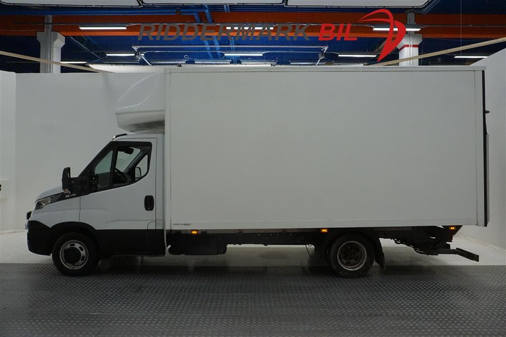 Iveco Daily 35 3.0 Volymskåp Aut 170hk 3-sits Värmare Moms