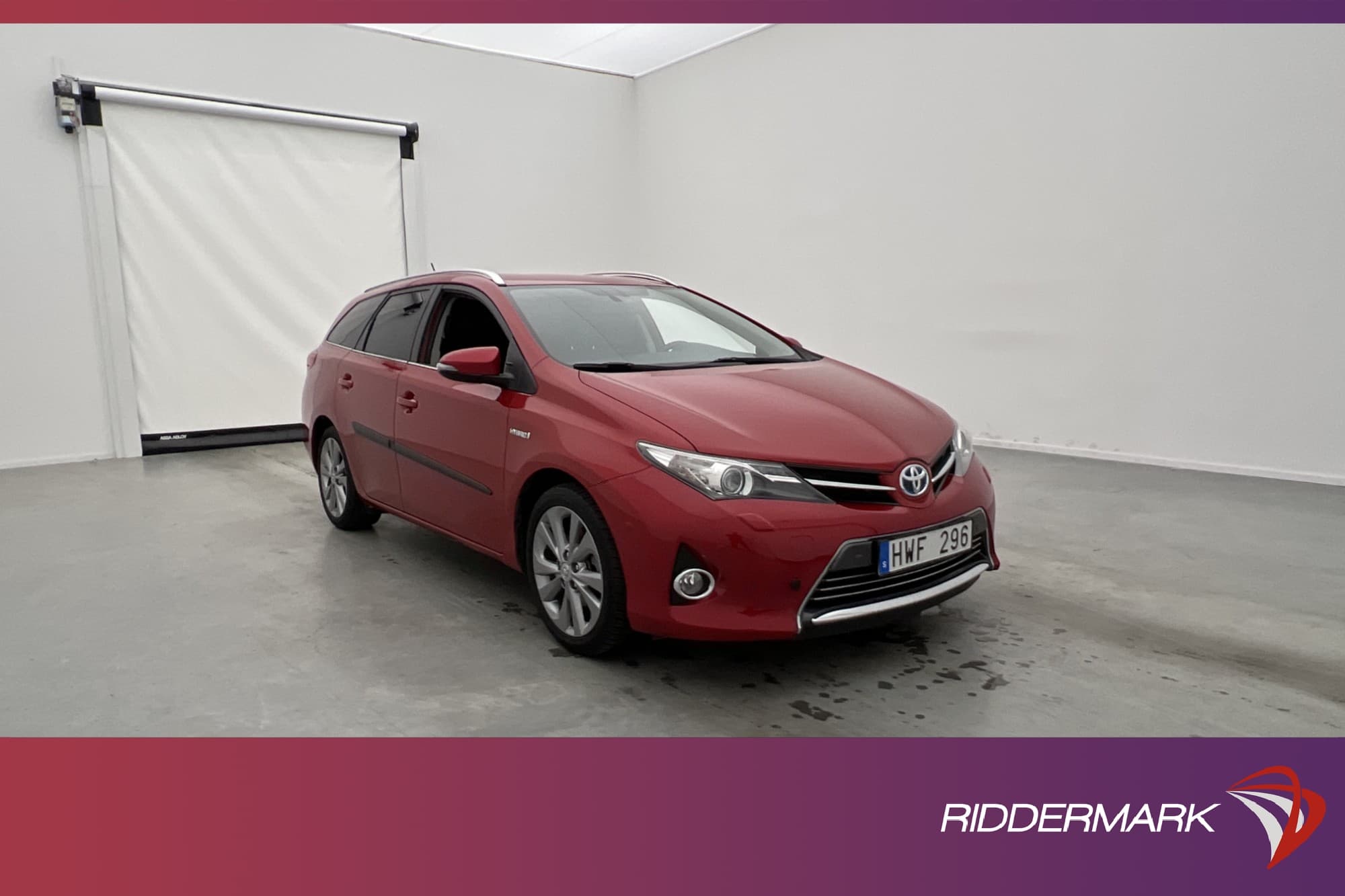 Toyota Auris Touring Hybrid 136hk