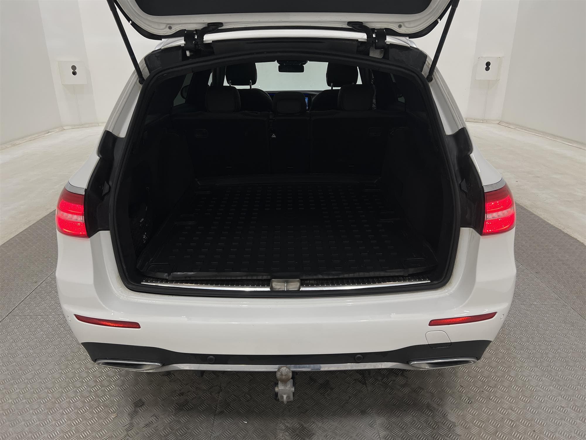 Mercedes-Benz E 220 T d 194hk AMG Pano Burmester 360° HUD