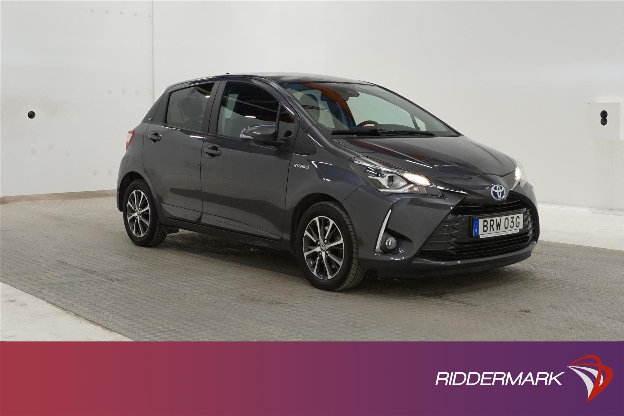 Toyota Yaris Hybrid 101hk Y20 B-Kam
