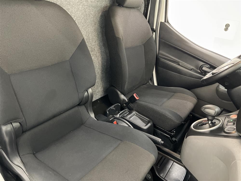 Nissan e-NV200 40,0 kWh Aut 109hk El-Skåpbil Kamera Moms  