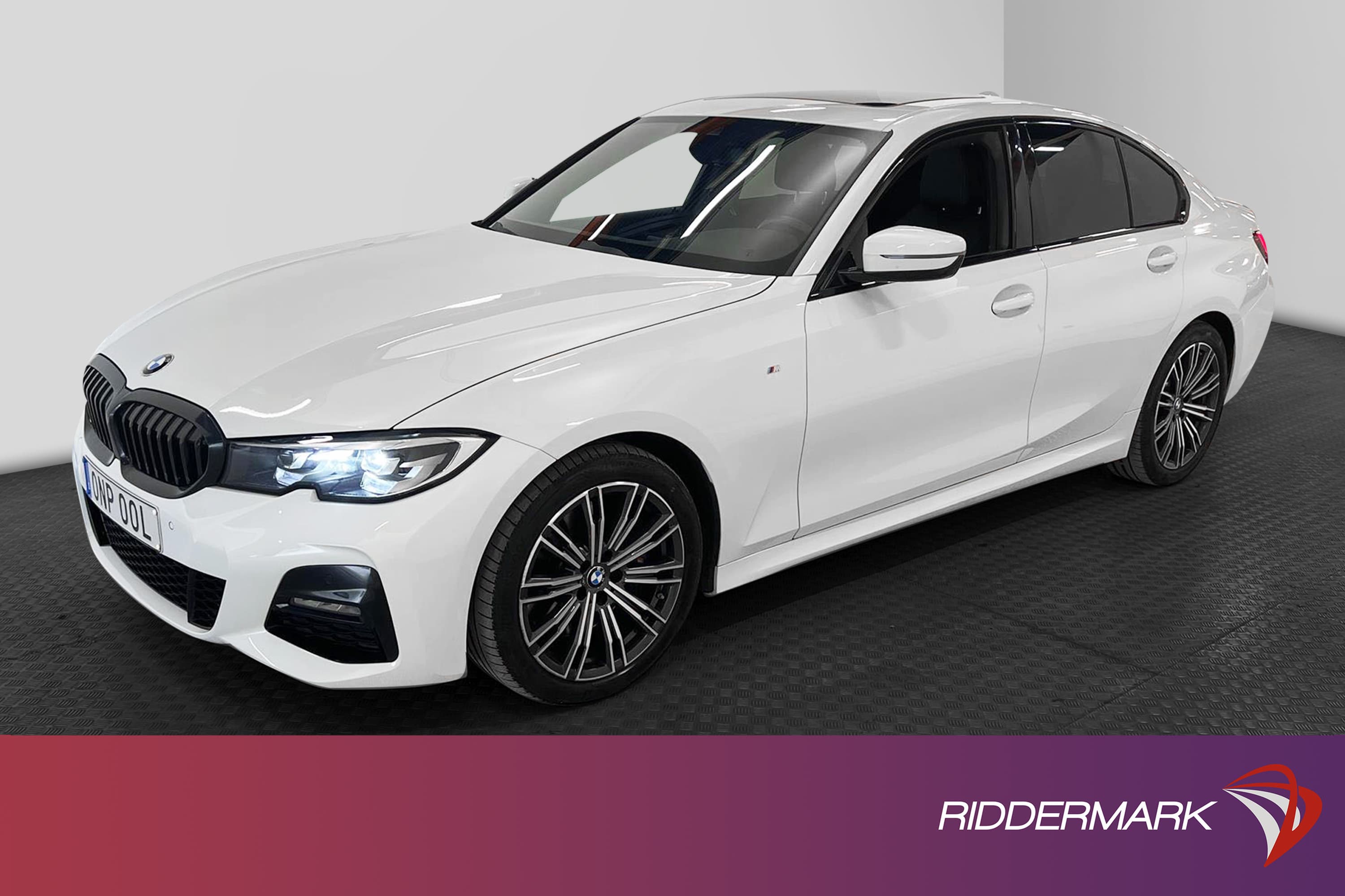 BMW 330i xDrive 258hk M Sport H/K Display Key Navi Drag Värm