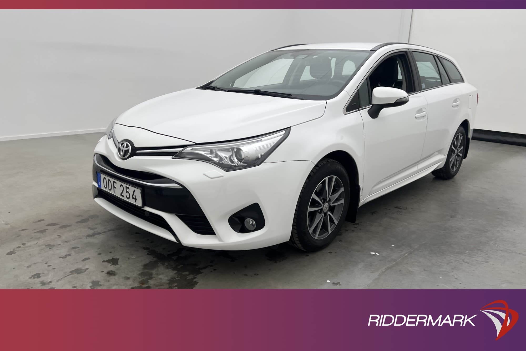 Toyota Avensis Kombi Active Kamera Dragkrok M&K-Värmare 