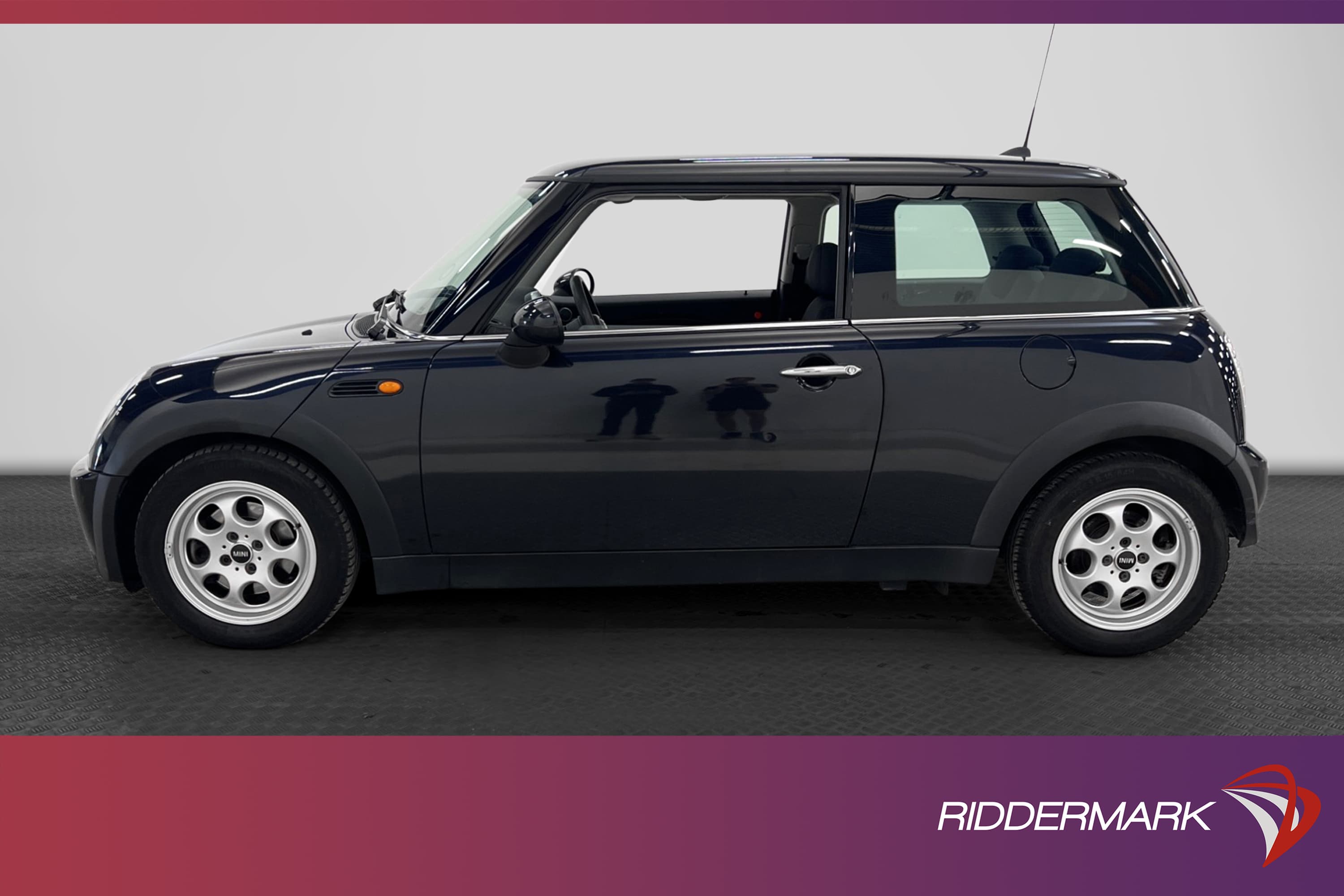 MINI Cooper 116hk Nyservad 1570kr Skatt