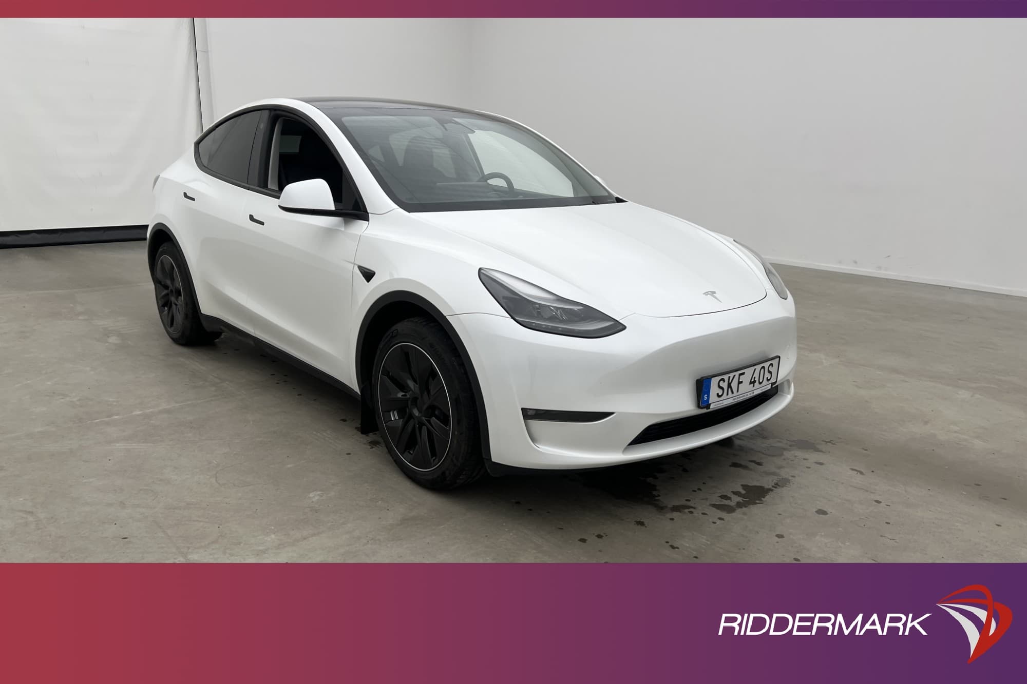 Tesla Model Y Long Range AWD Dragkrok Autopilot Svensksåld