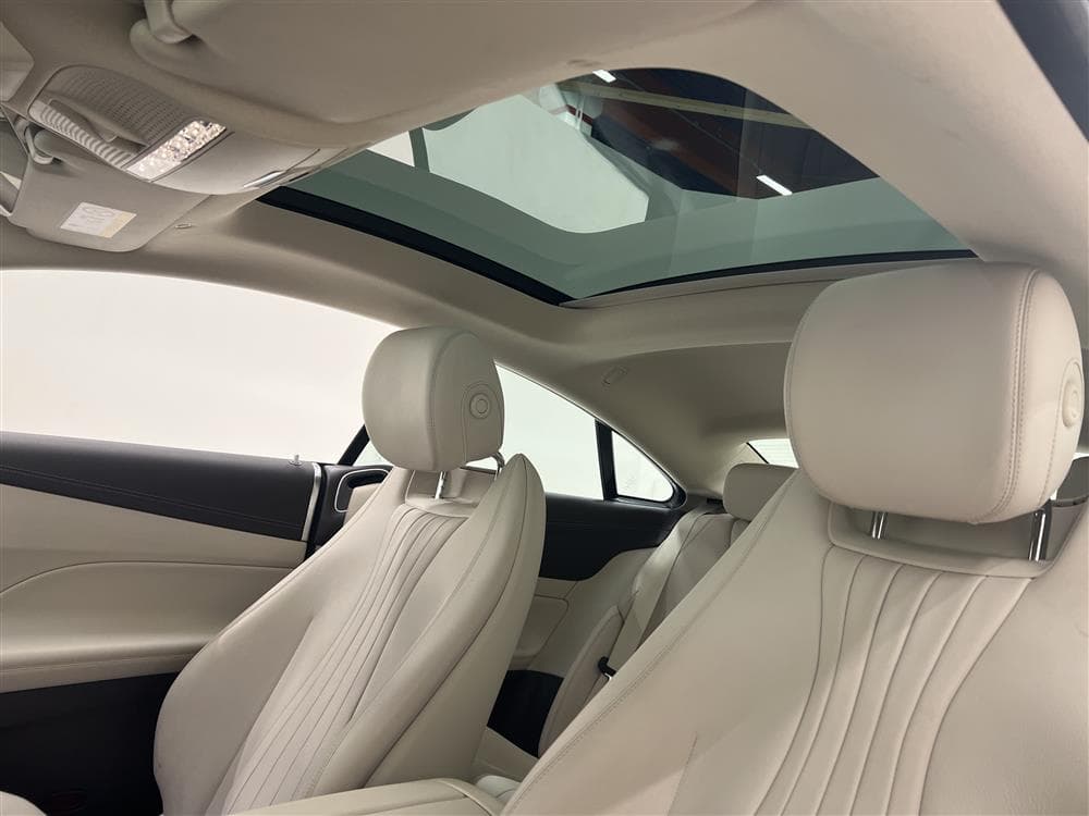 Mercedes-Benz E 220 d Coupé 194hk AMG D-värm Pano Skinn Naviinteriör