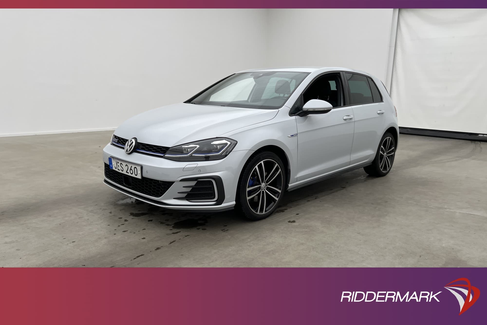 Volkswagen Golf GTE 204hk