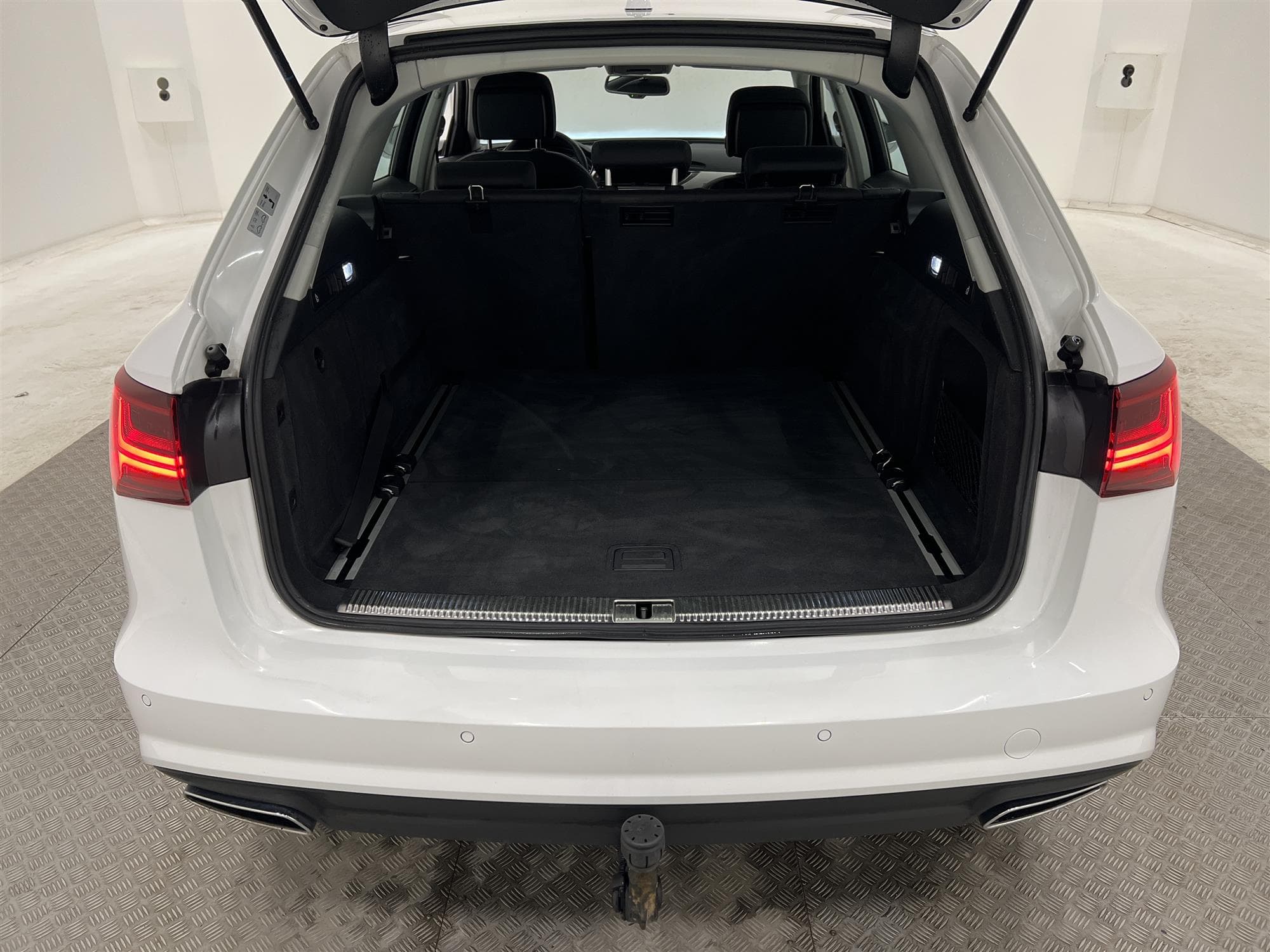 Audi A6  2.0 TDI Quattro 190hk  D-Värm Drag Navi 0,52L/mil