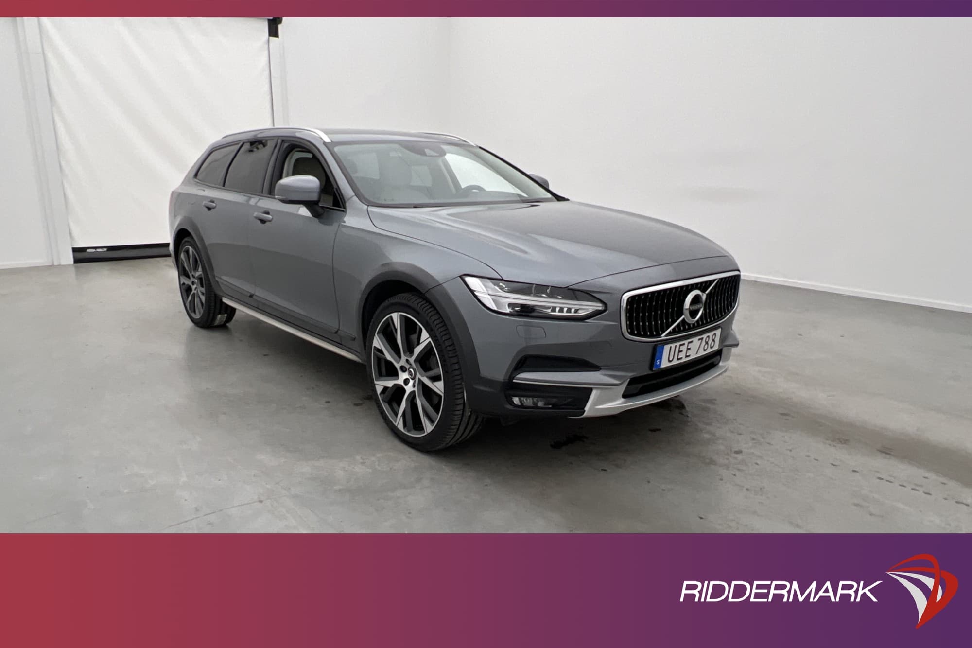 Volvo V90 Cross Country D4 AWD