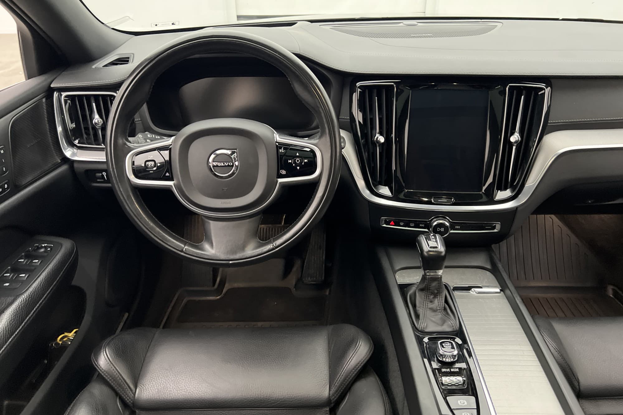 Volvo V60 D4 190hk Inscription Pano H/K HUD 360 Kamera Drag