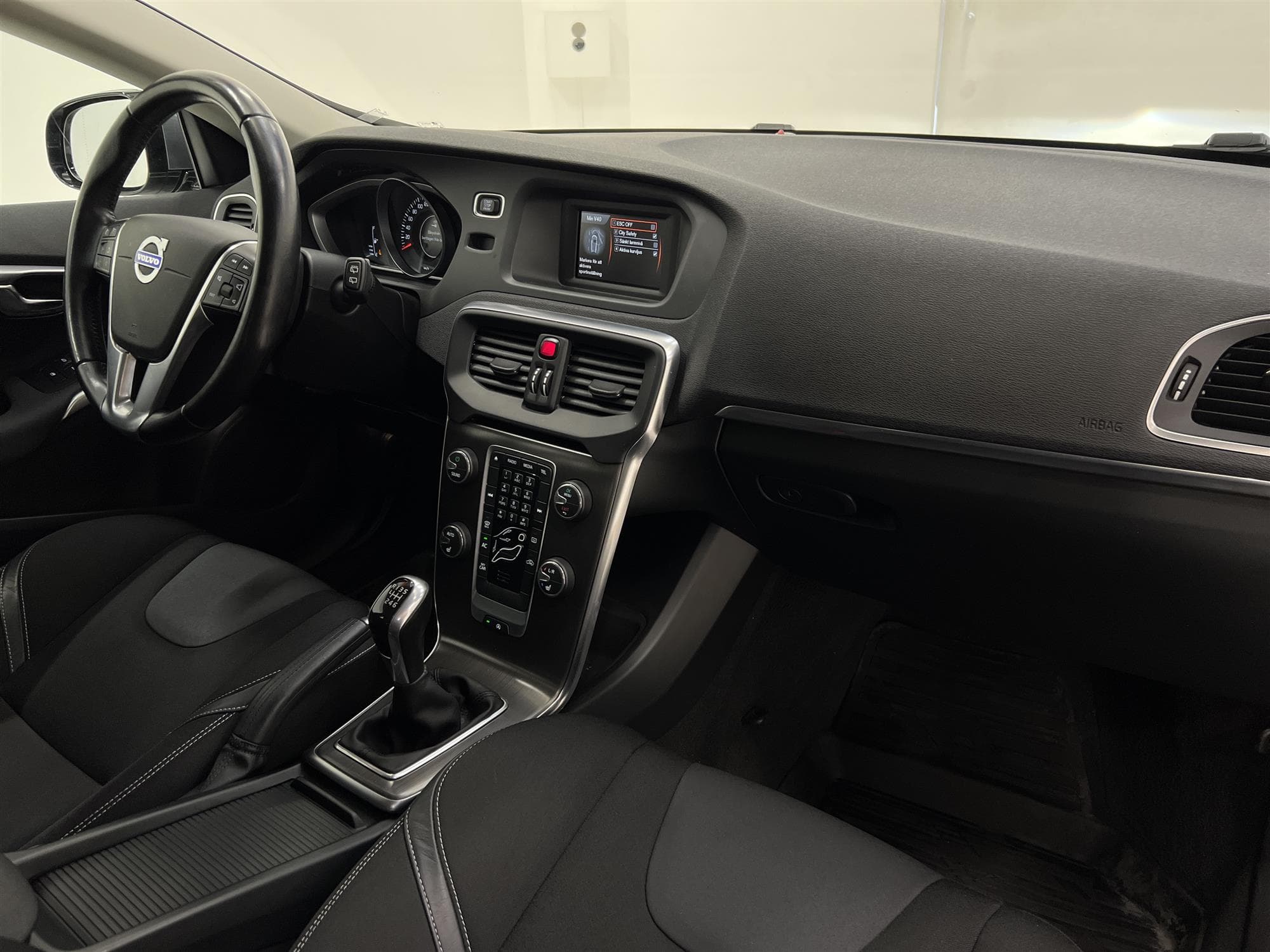 Volvo V40 T3 150hk  Momentum Välservad D-Värm Drag