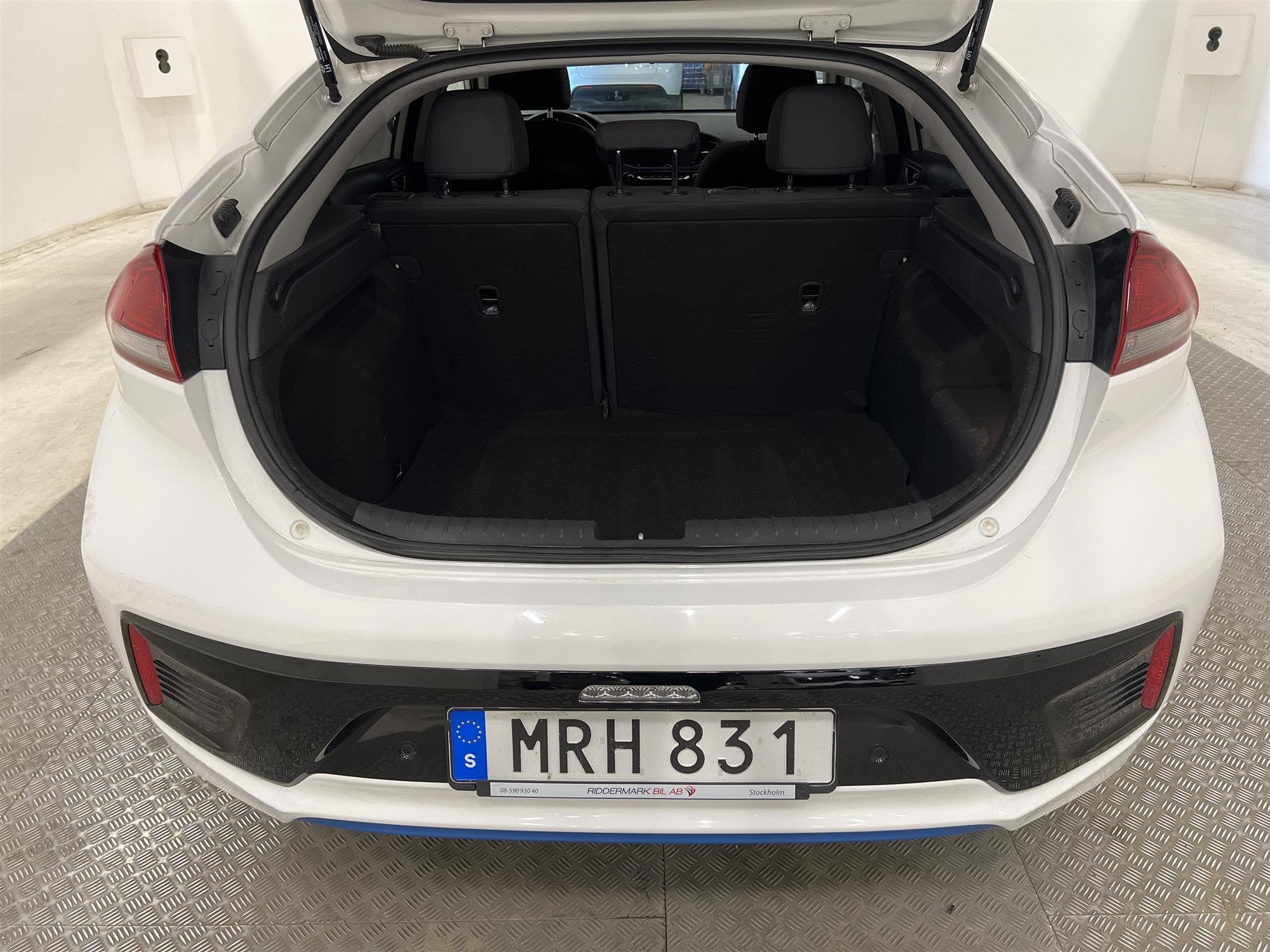 Hyundai Ioniq Hybrid 1.6 141hk B-Kamera Adaptiv 360kr Skatt
