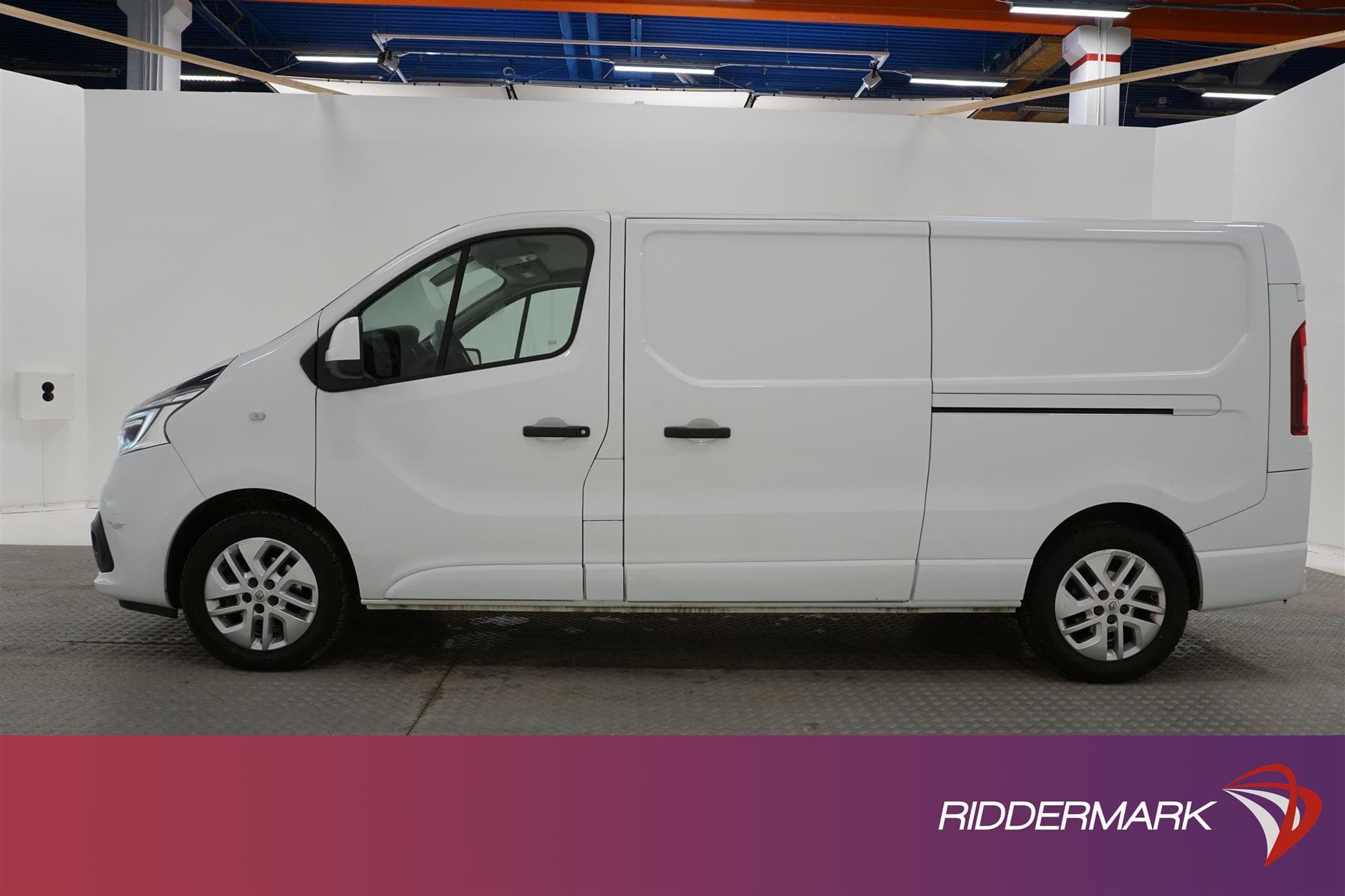 Renault Trafic 2.0dCi Automat 145 L2H1 Drag Värmare Moms  