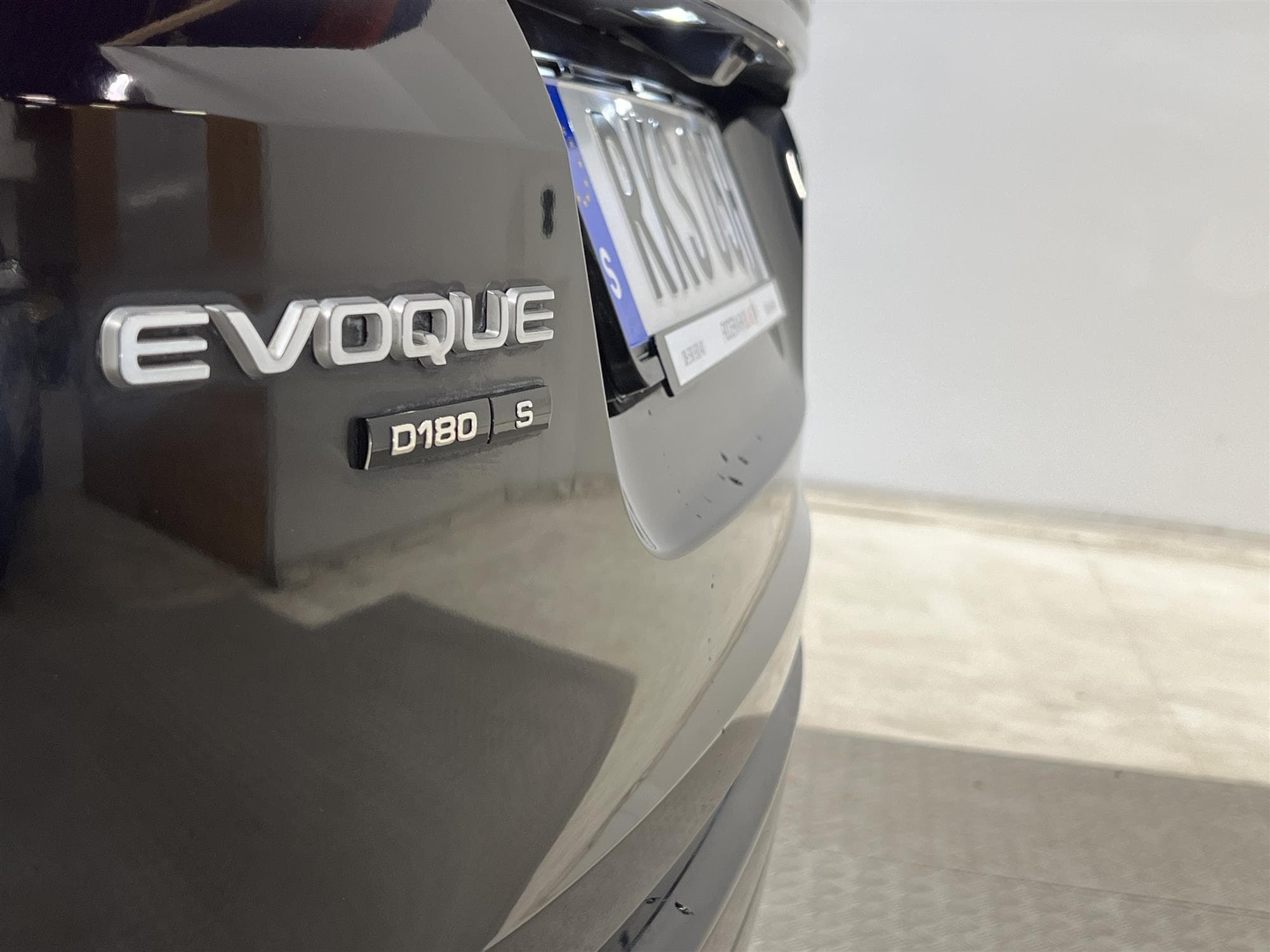 Land Rover Range Rover Evoque D180 MHEV AWD 180hk Navi Cplay