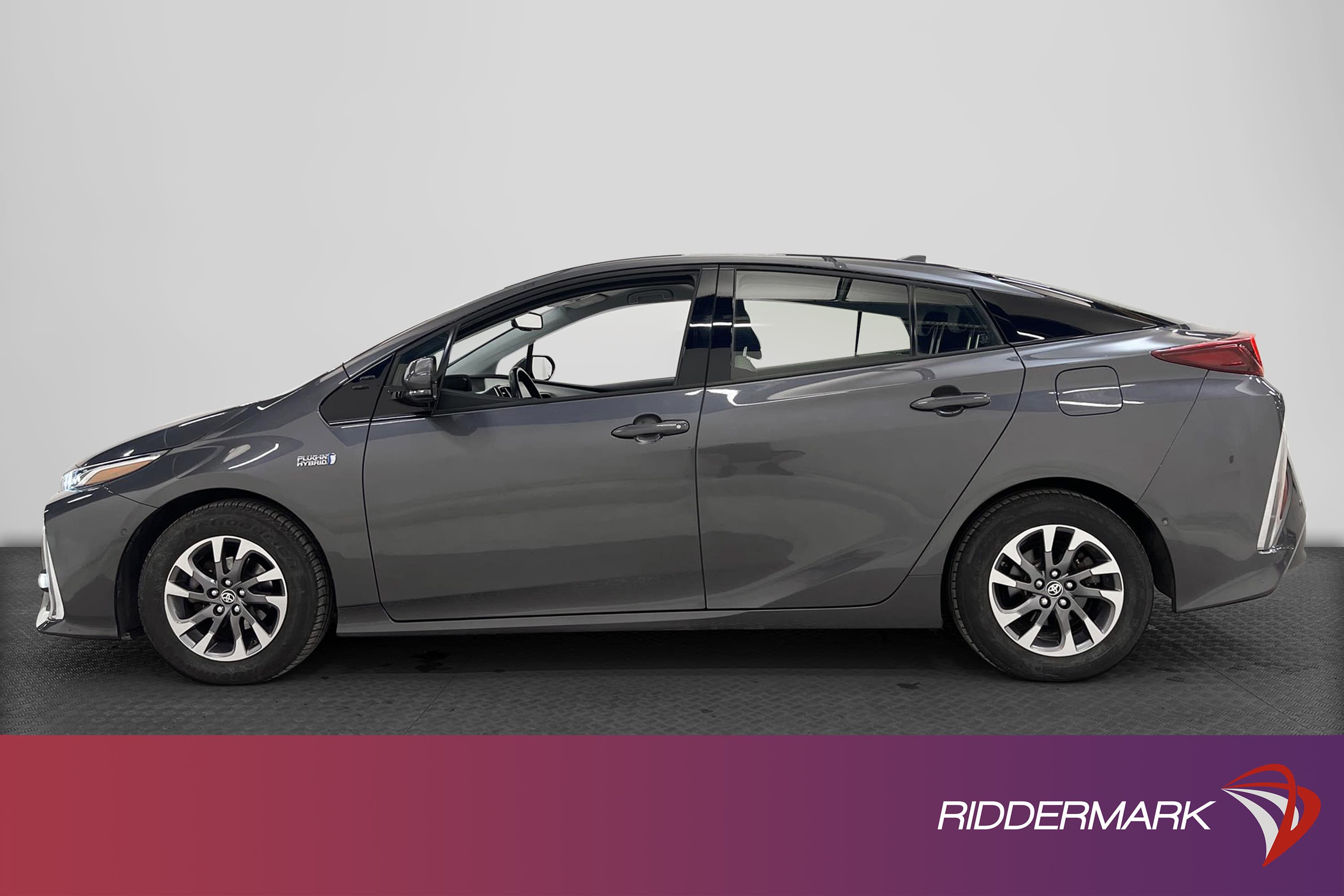 Toyota Prius 1.8 Plug-In 123hk