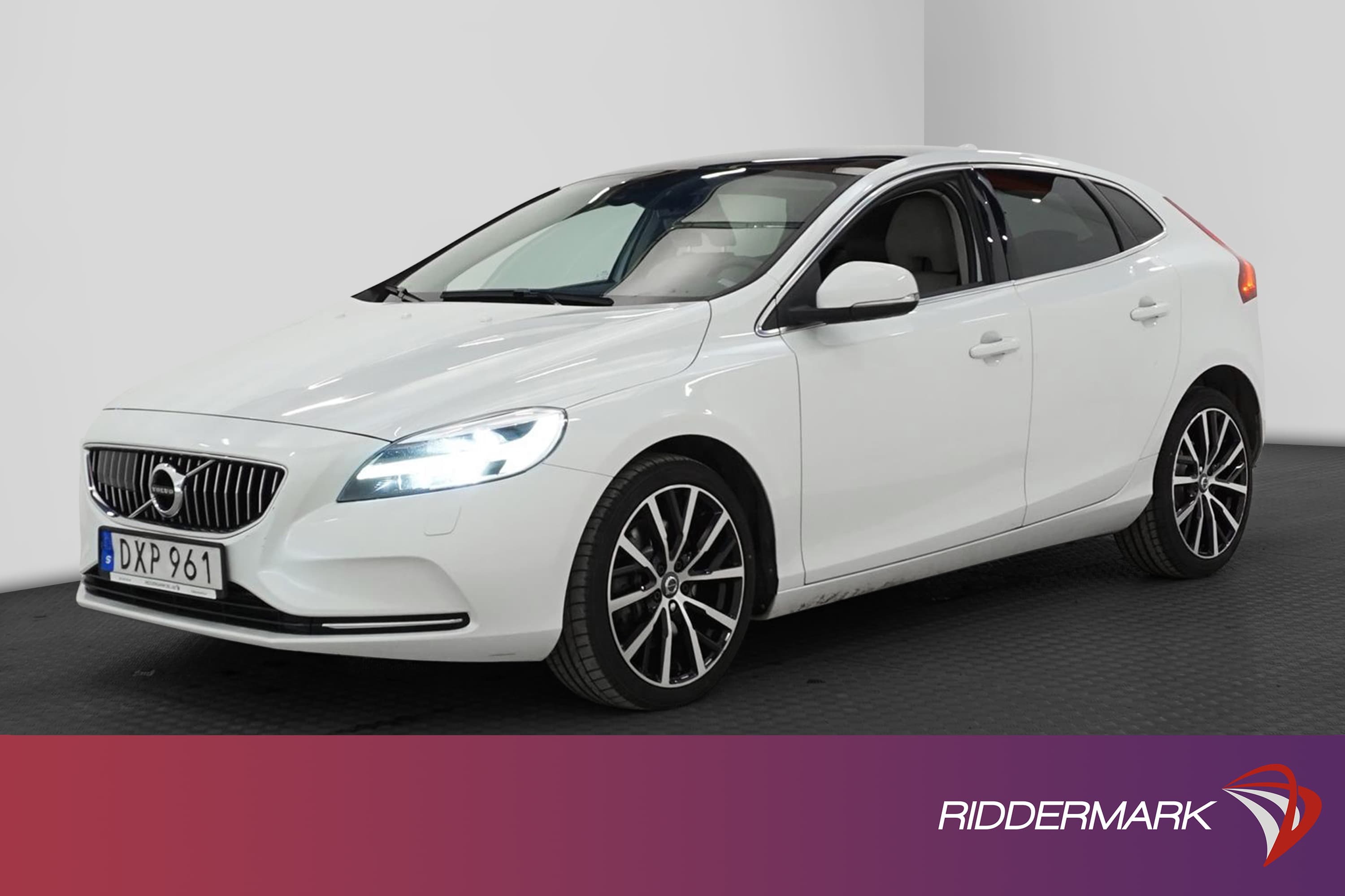Volvo V40 T2 122hk