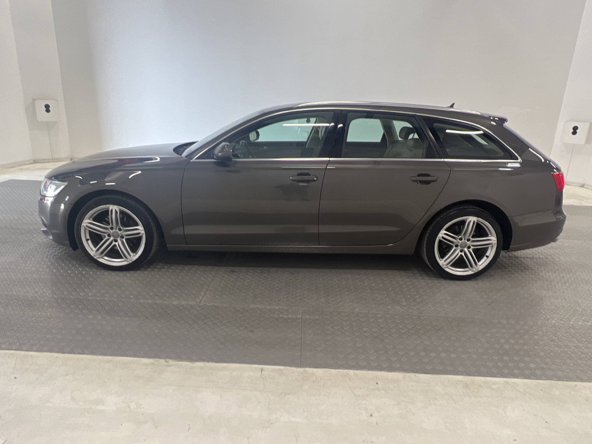 Audi A6 Avant 3.0 TDI V6 Quattro M-Värmare Dragkrok Skinn