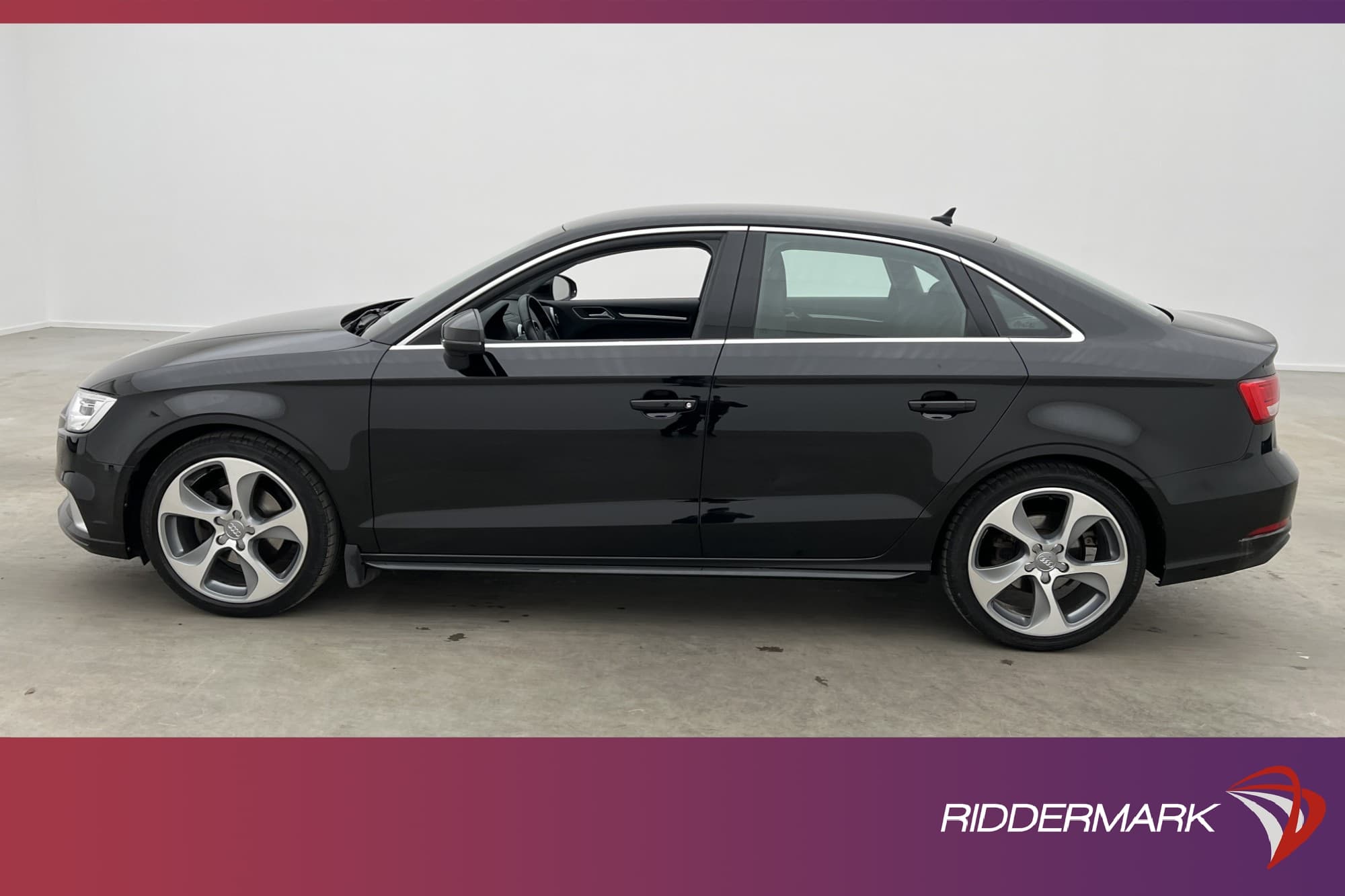 Audi A3 Sedan 35 TFSI Sport Dragkrok Adaptiv Kamera