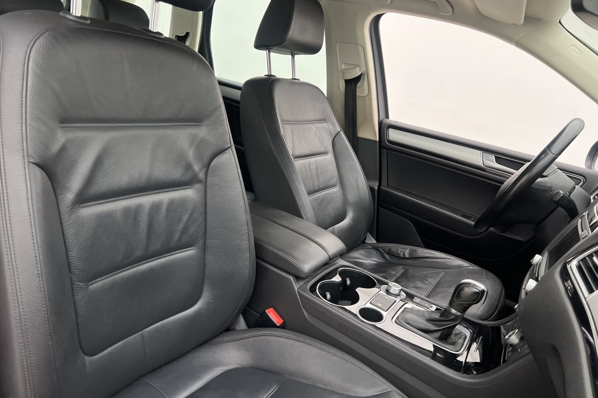 Volkswagen Touareg 3.0 TDI 4M 204hk D-Värm Skinn Kamera Drag