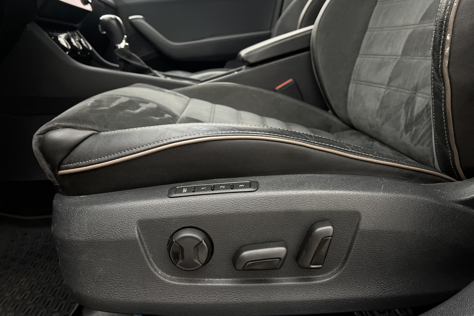 Skoda Superb Scout 4x4 Business Canton Cockpit D-Värm Drag